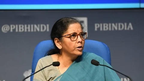 நிதியமைச்சர் நிர்மலா சீதாராமன்