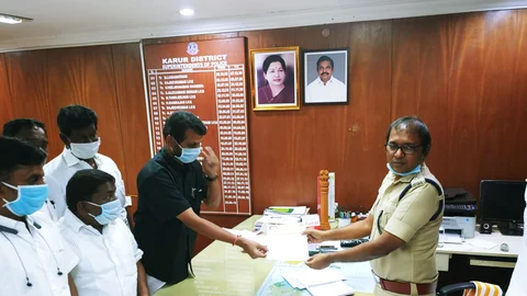 எஸ்.பியிடம் புகார் கொடுக்கும் செந்தில் பாலாஜி