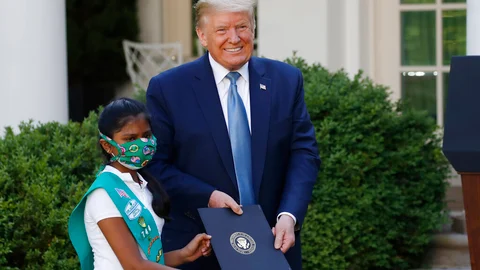 ட்ரம்ப் - ஸ்ரவ்யா