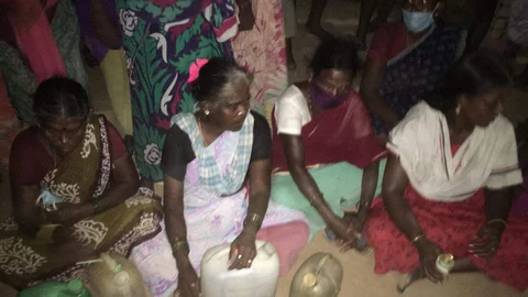போராட்டத்தில் ஈடுப்பட்ட மக்கள்