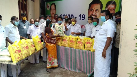 அரிசி கொடுக்கும் துரைகண்ணு