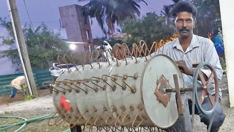 கருவியுடன் ஜெயக்குமார்