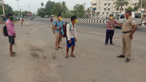 வடமாநில இளைஞர்கள்