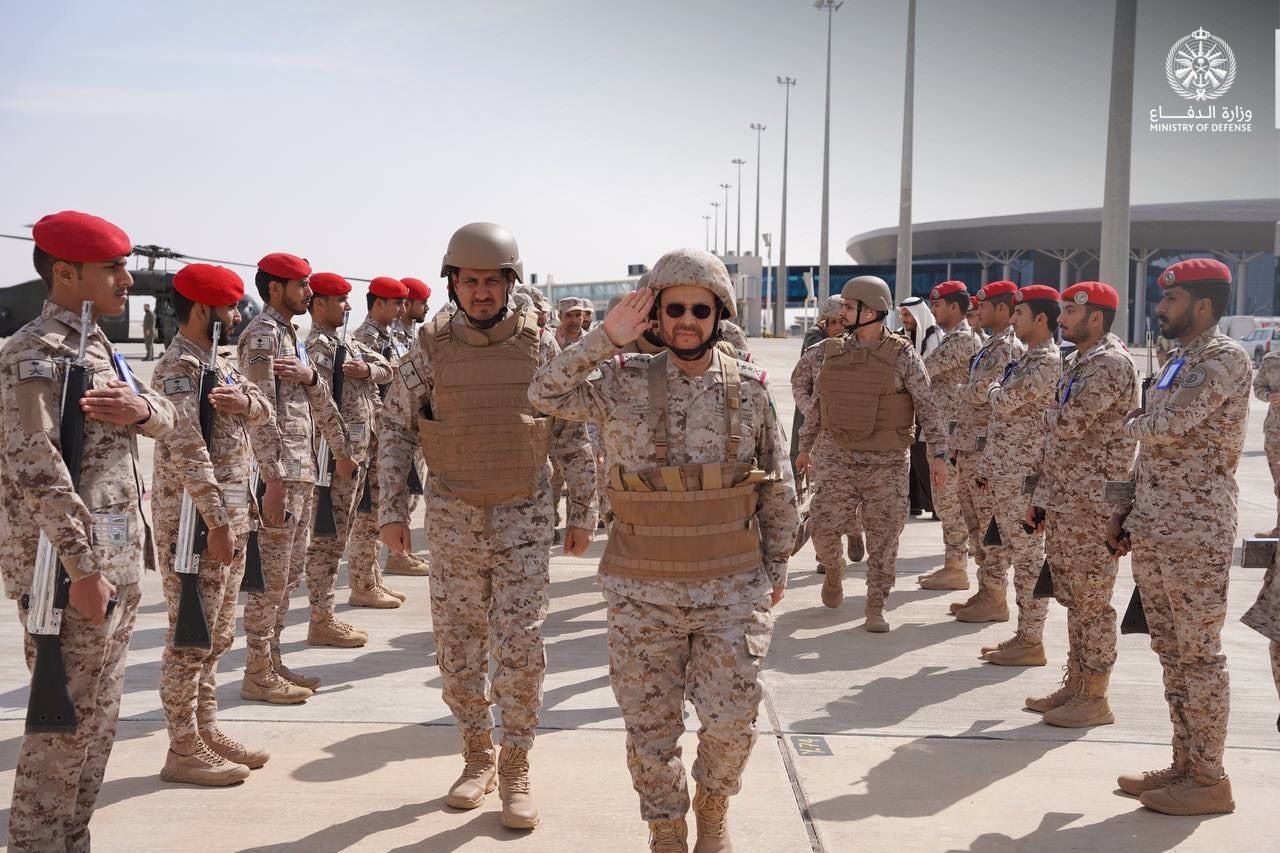 رئيس هيئة الأركان يتفقَّد الوحدات الأمامية