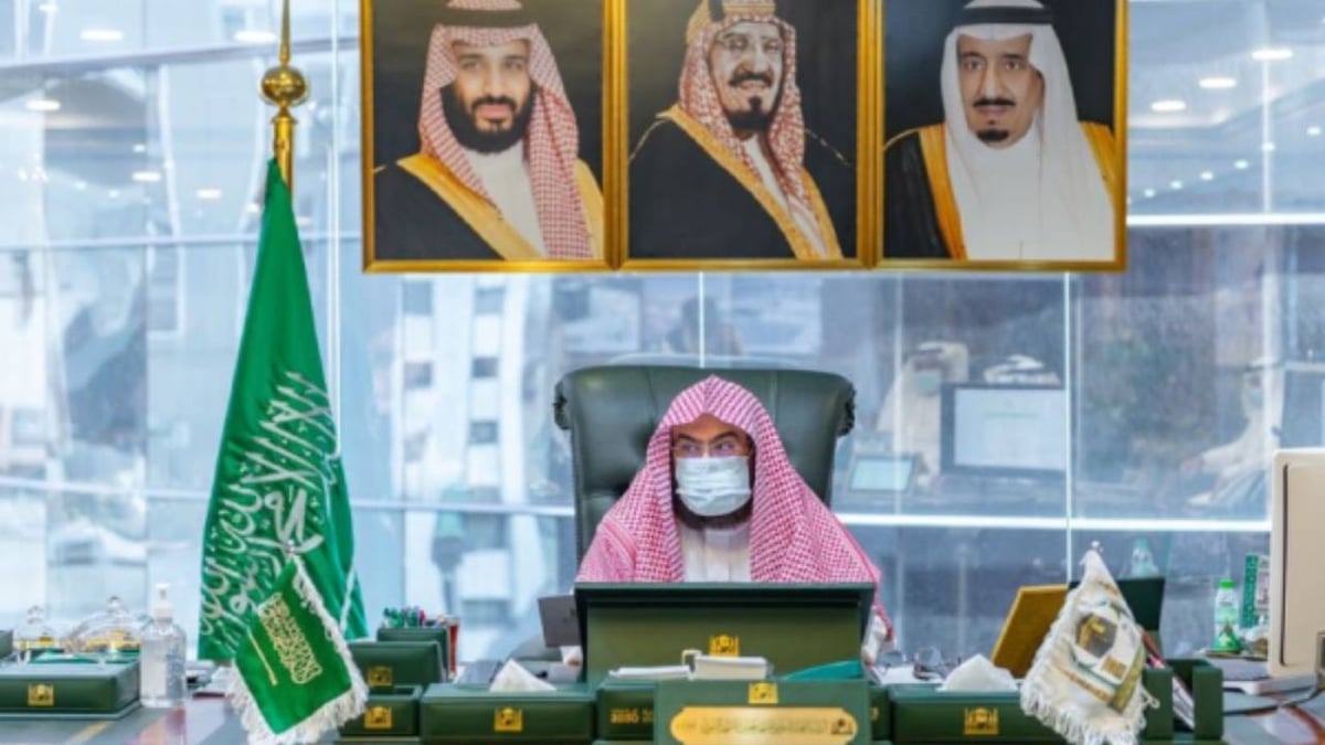 بالصور.. السديس يُذكِّر بـ «إجراءات هامة أثناء تفويج المعتمرين» لضمان سلامتهم