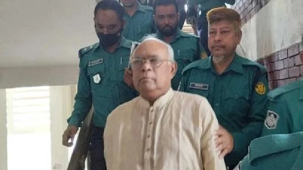 Chhatra Dal detains ex-MP in Dhaka, hands him over to police