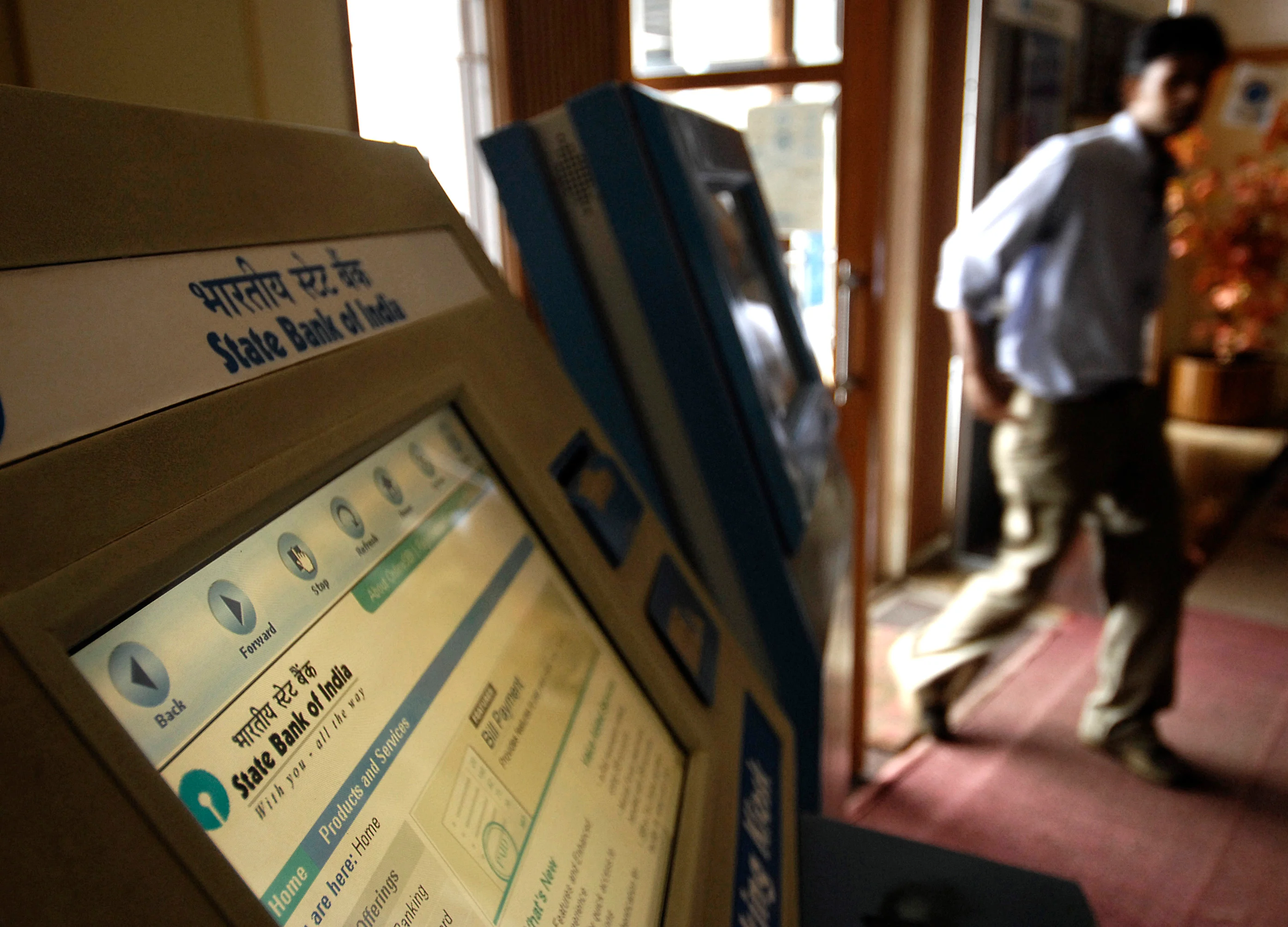 Online Banking Faces Glitches Across Major Lenders