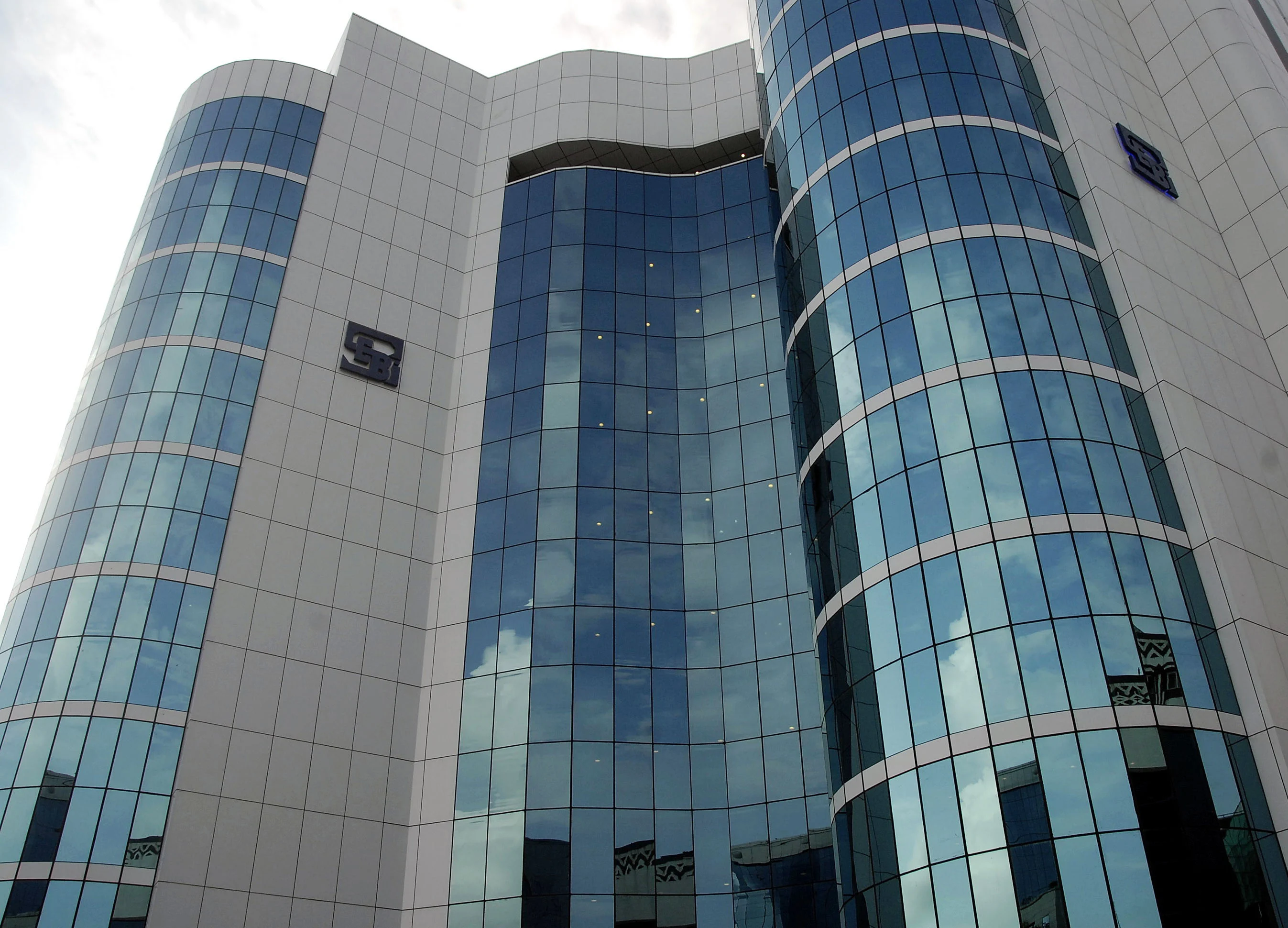 SEBI Issues Framework On 25% Borrowing Via Corporate Bonds For Large Corporates