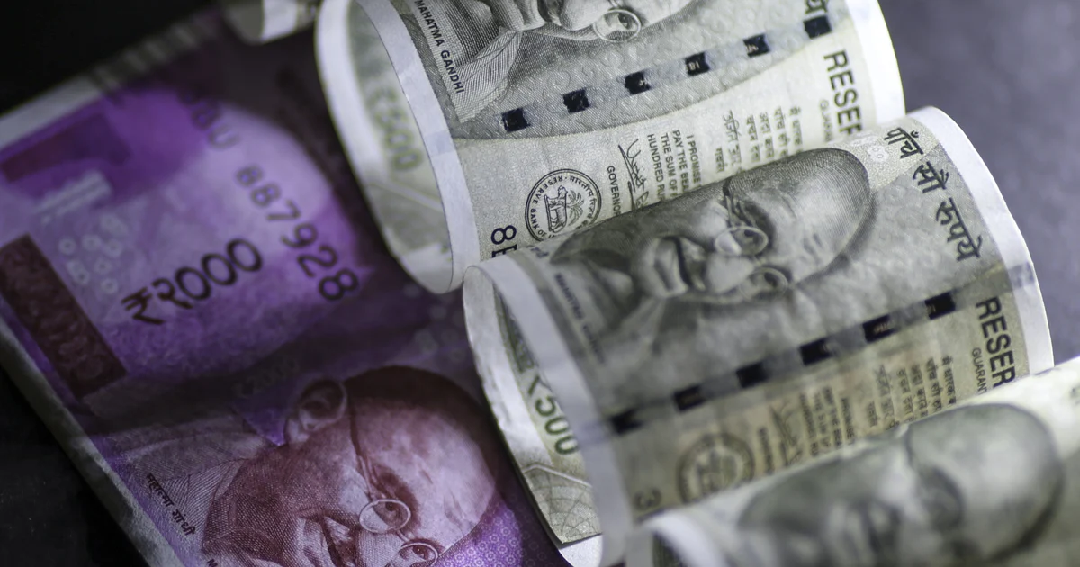 Indian Ru Bonds Slide As Global Markets Add To Domestic Woes