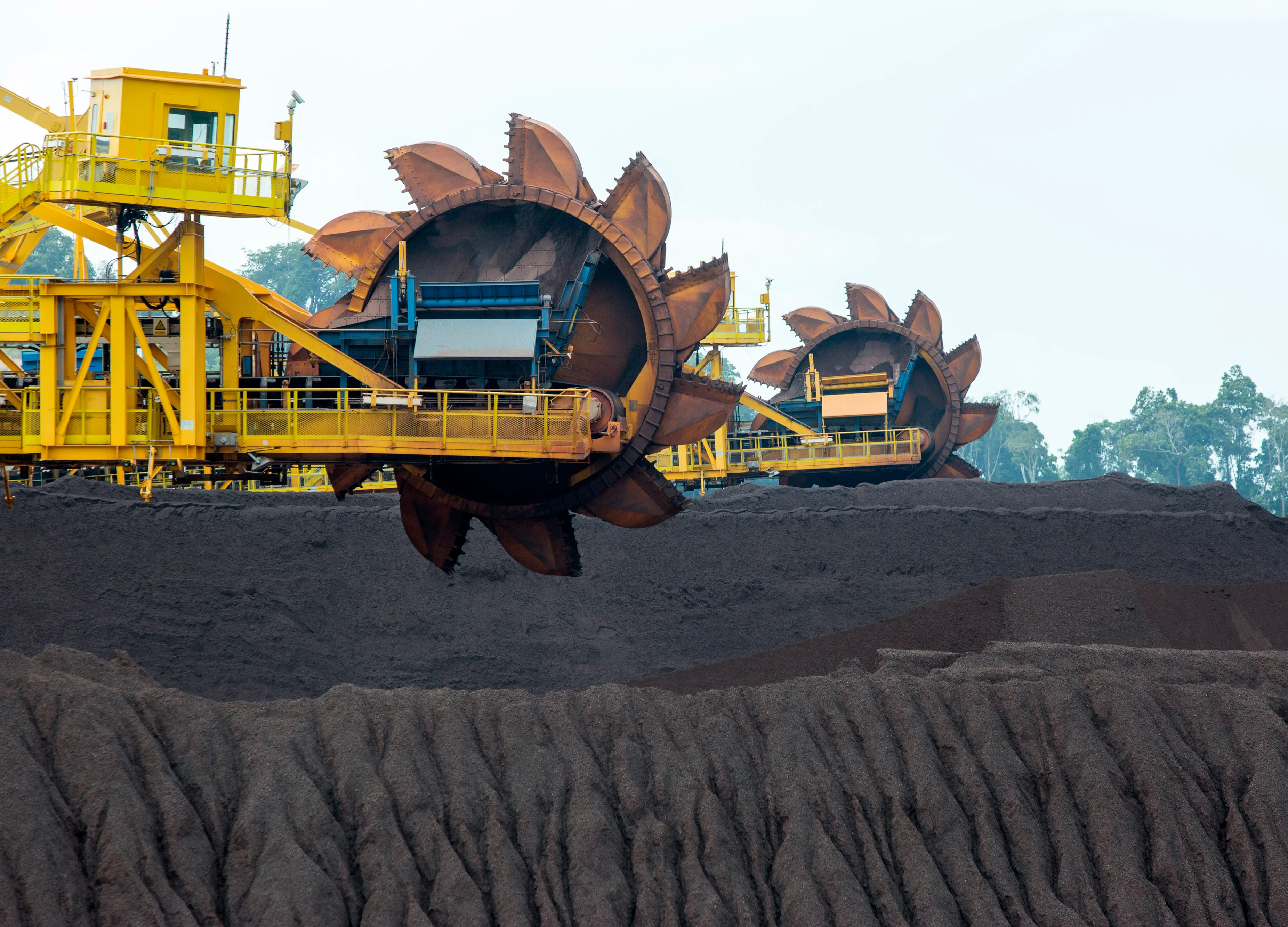 Iron Ore Extends Epic Sell-Off as Rout Drives Futures Below $90