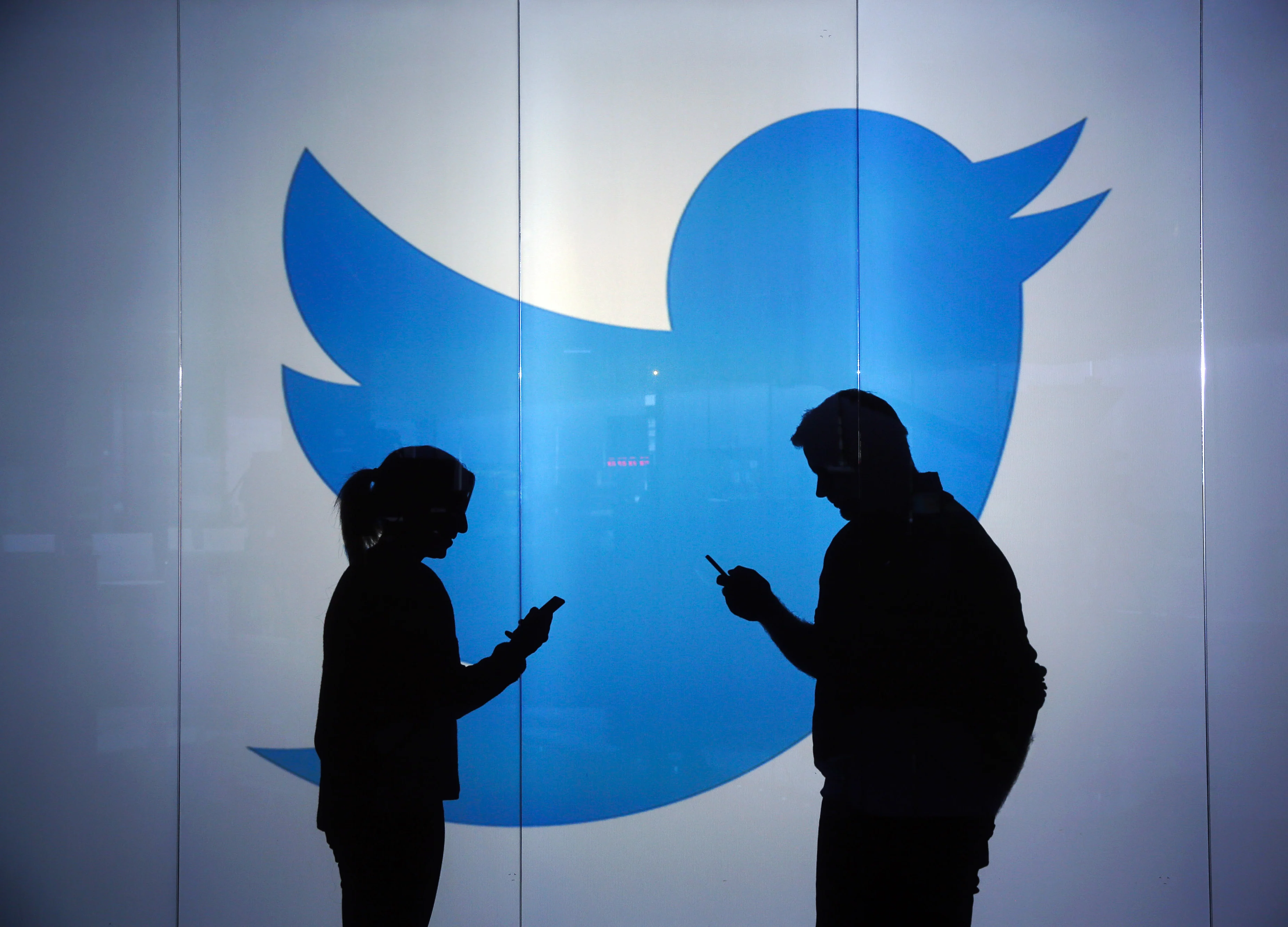 Singer’s Elliott Seeks to Replace Twitter CEO Dorsey