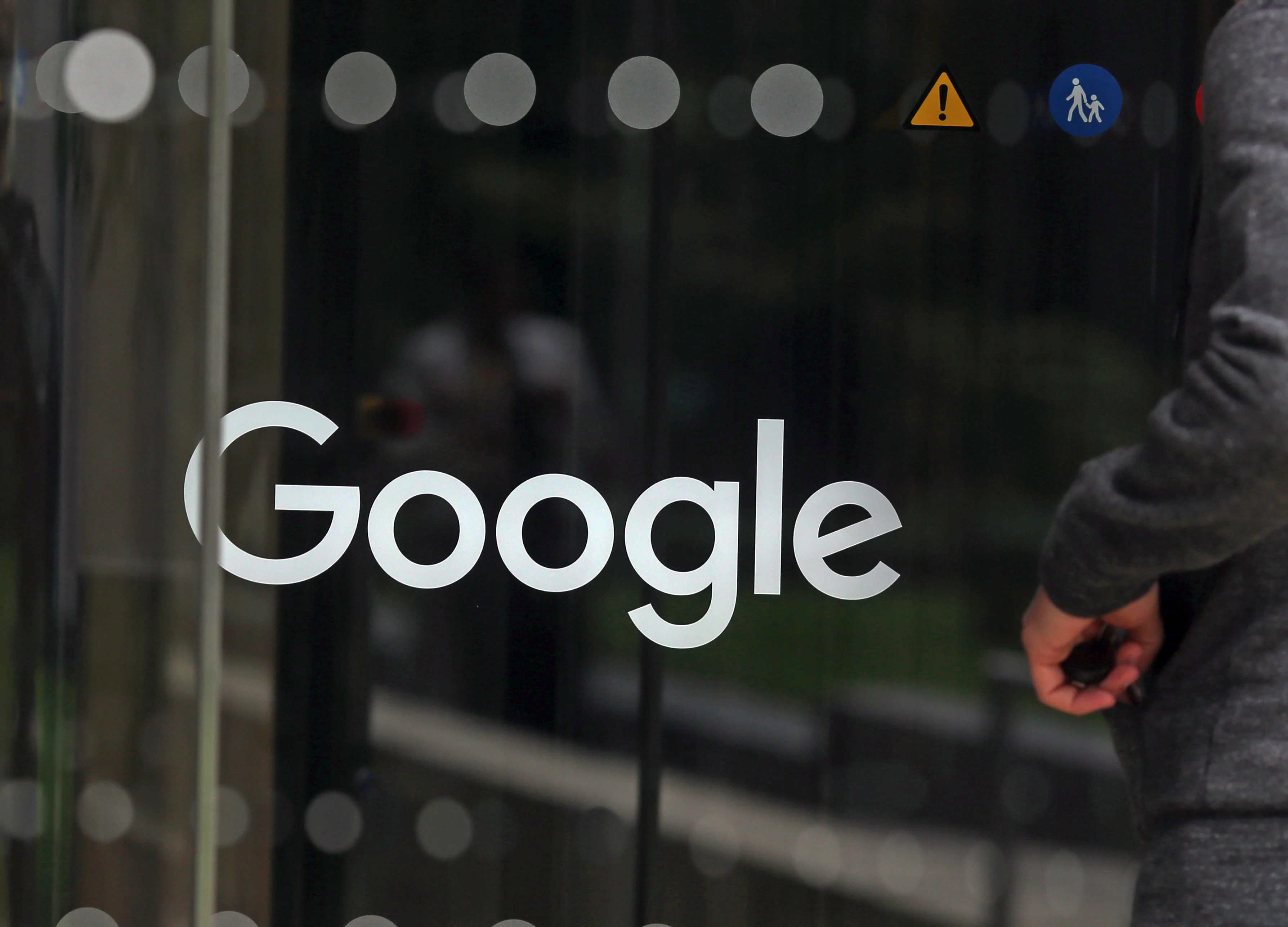 Google Changes Rules to Purge News That Masks Country of Origin