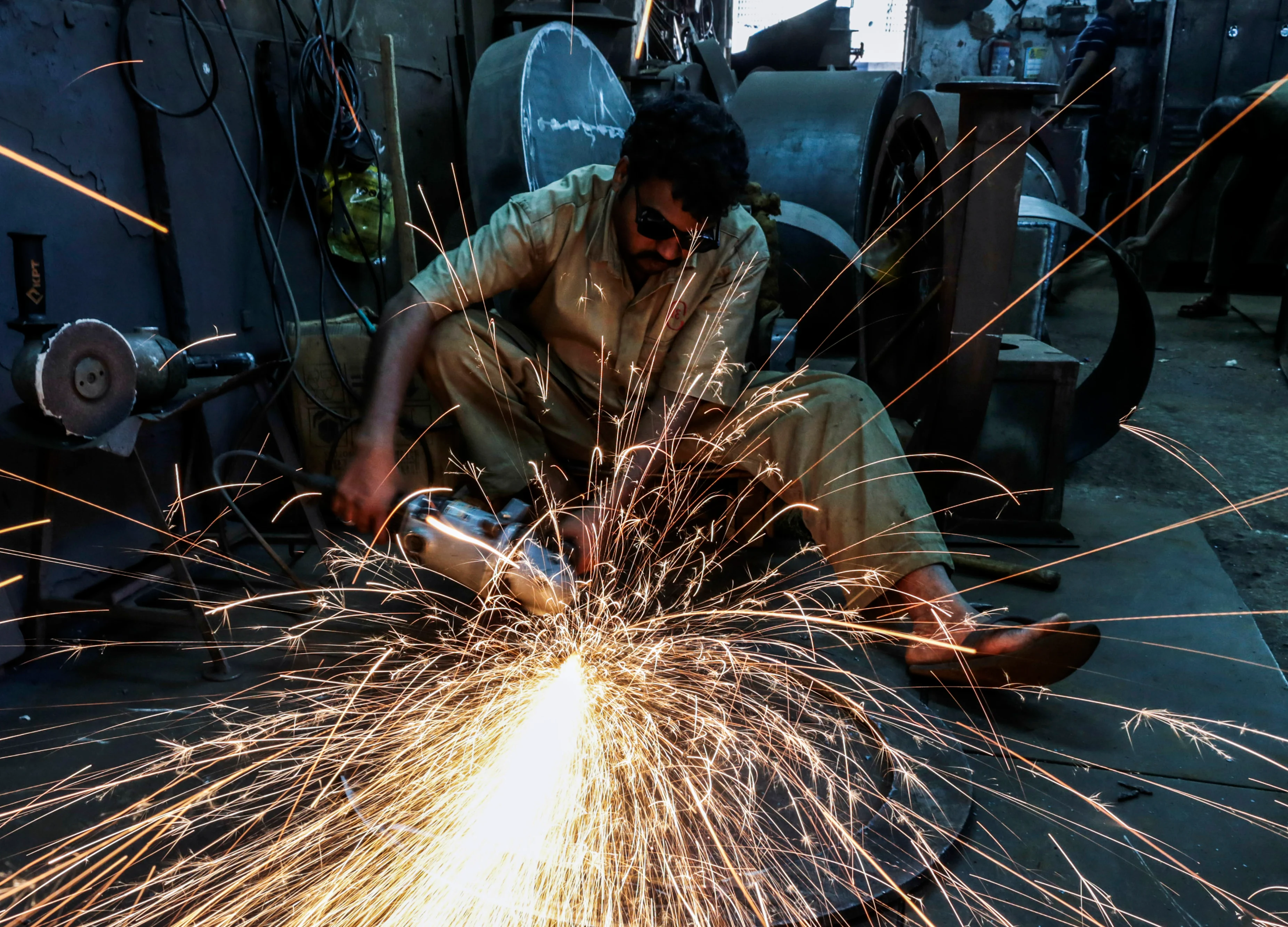 Coronavirus Outbreak: Don’t Fire Workers Or Cut Wages, Maharashtra Advises Businesses