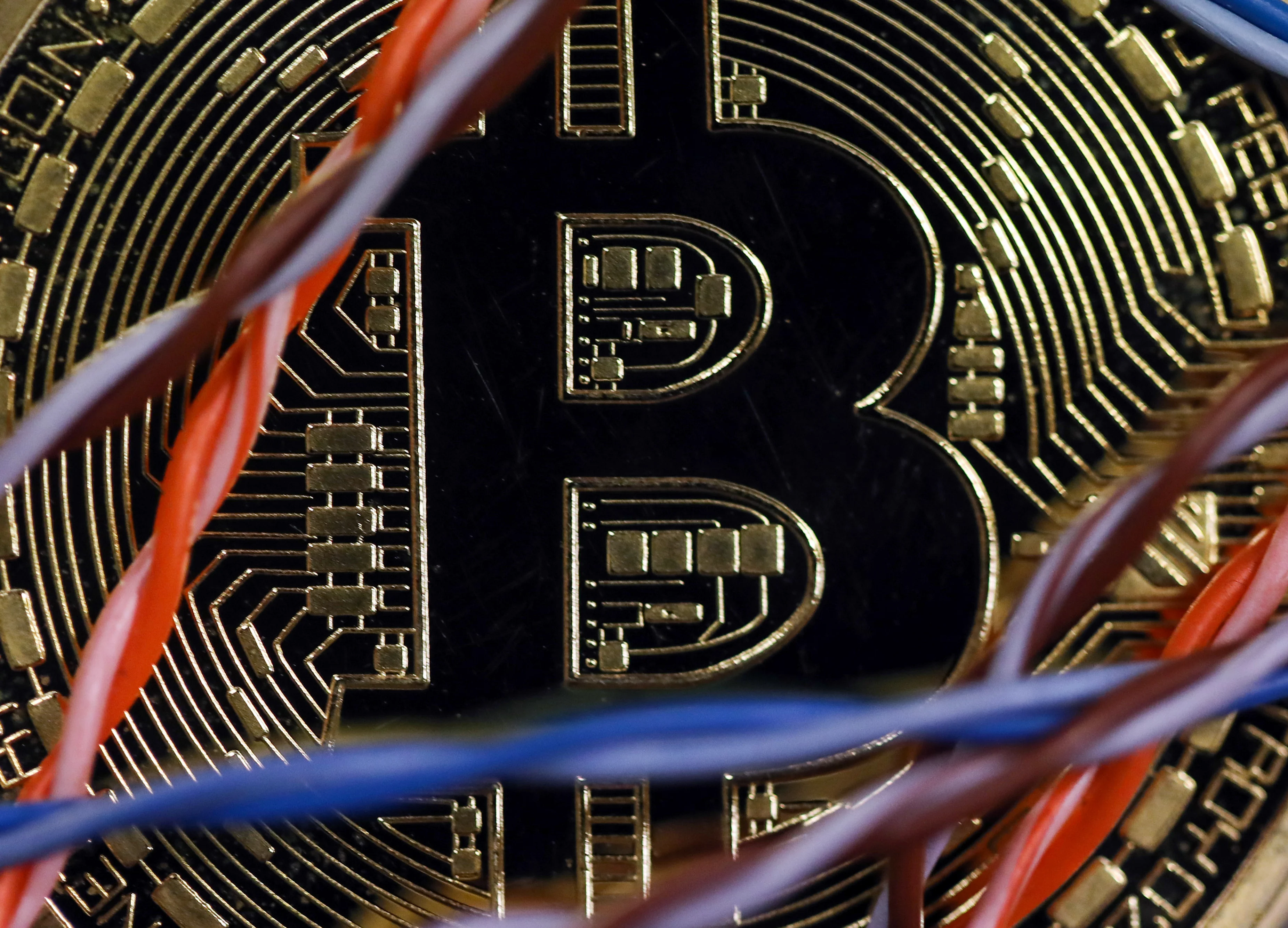 Bitcoin Drifts Lower as Cryptos Stabilize After Tuesday Plunge