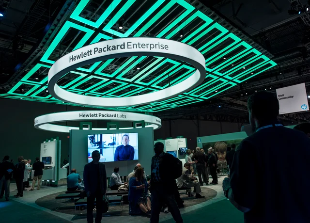 Hpe Surprises With Revenue Gain After Slimming Down Hp Discover 2017 Conference In Las Vegas Nevada U S Photographer David Paul Morris Bloomberg
