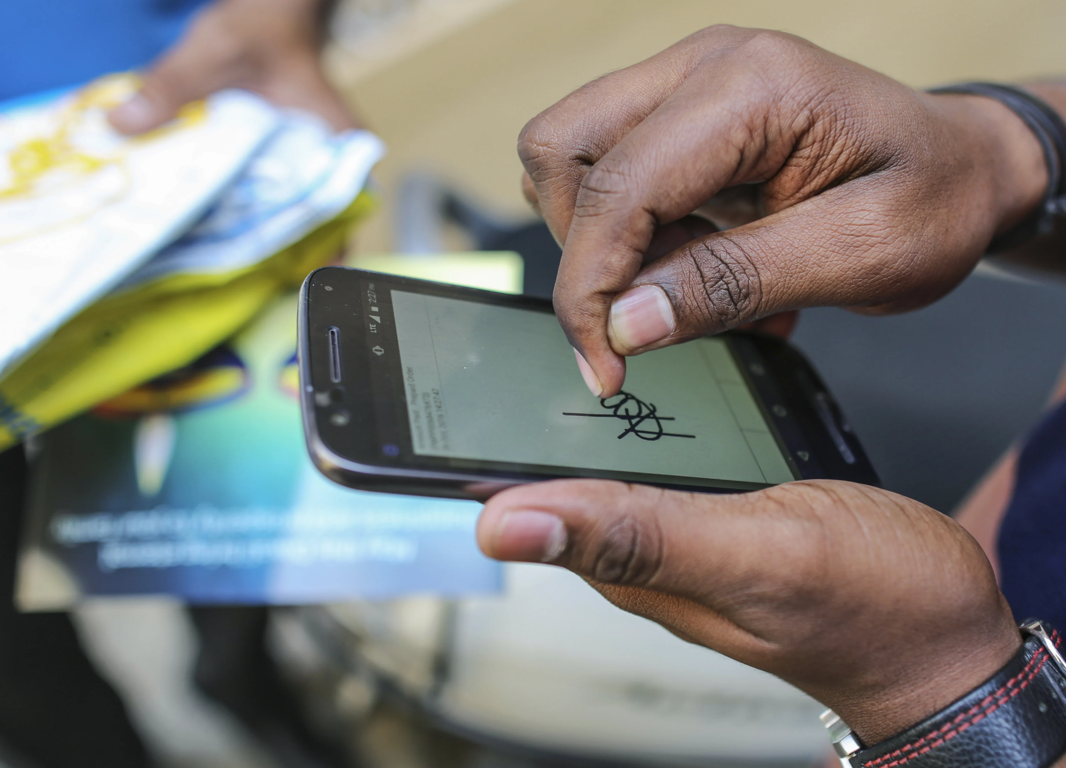Flipkart Most Trusted But Amazon Offers Better Experience, Survey Finds