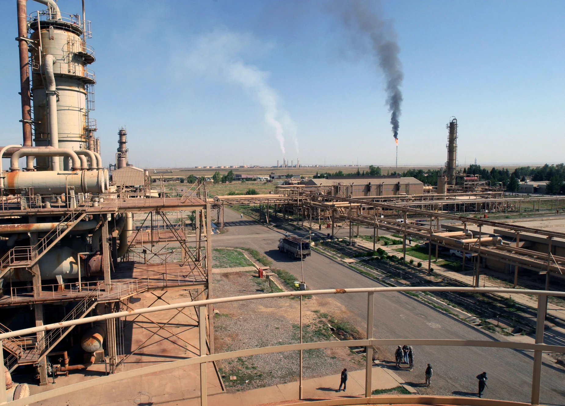 Iraq Says OPEC+ to Mull More Cuts, Jarring With Group Stance