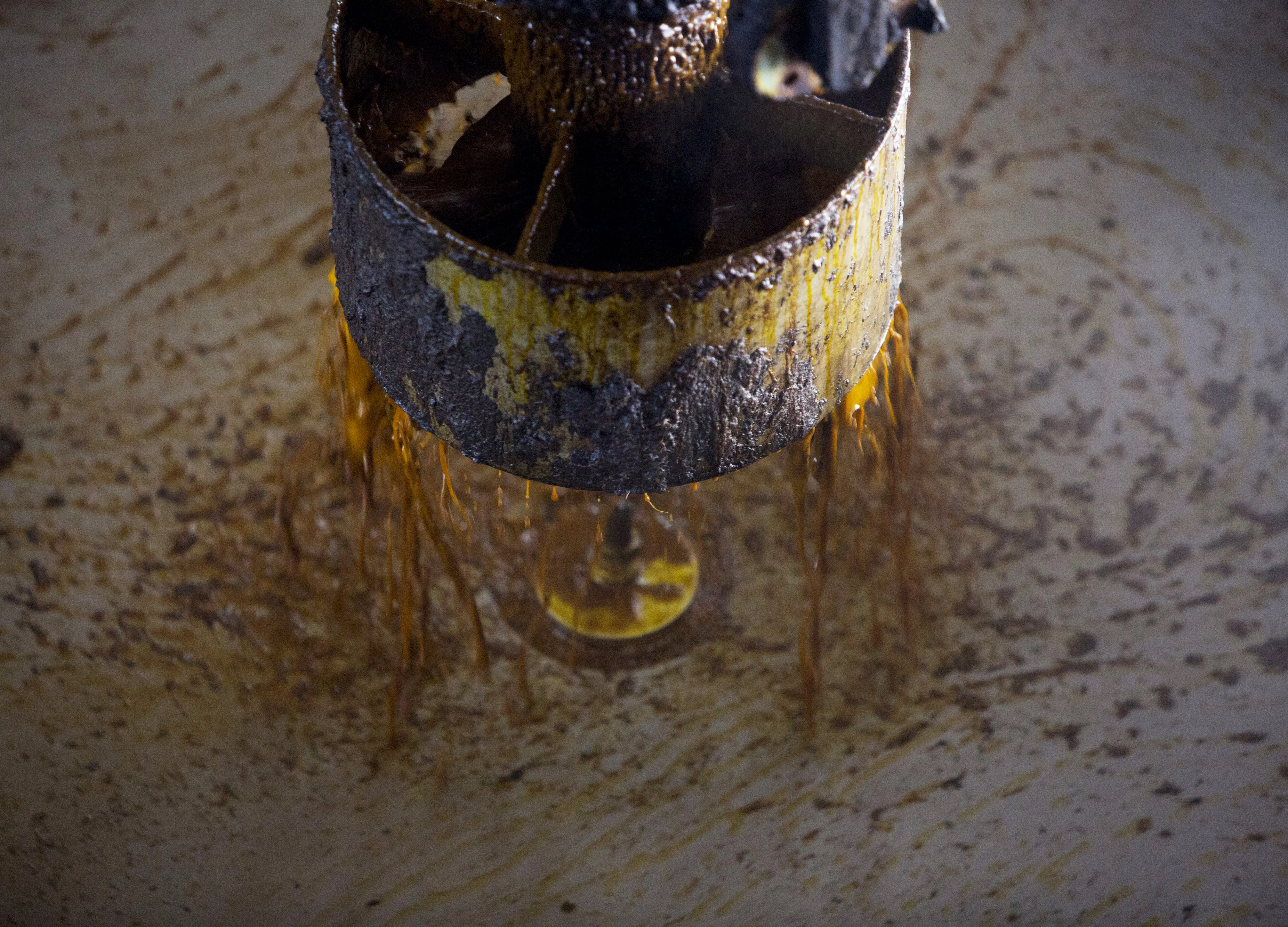 Oil Falls to Two-Month Low as Global Demand Anxiety Intensifies