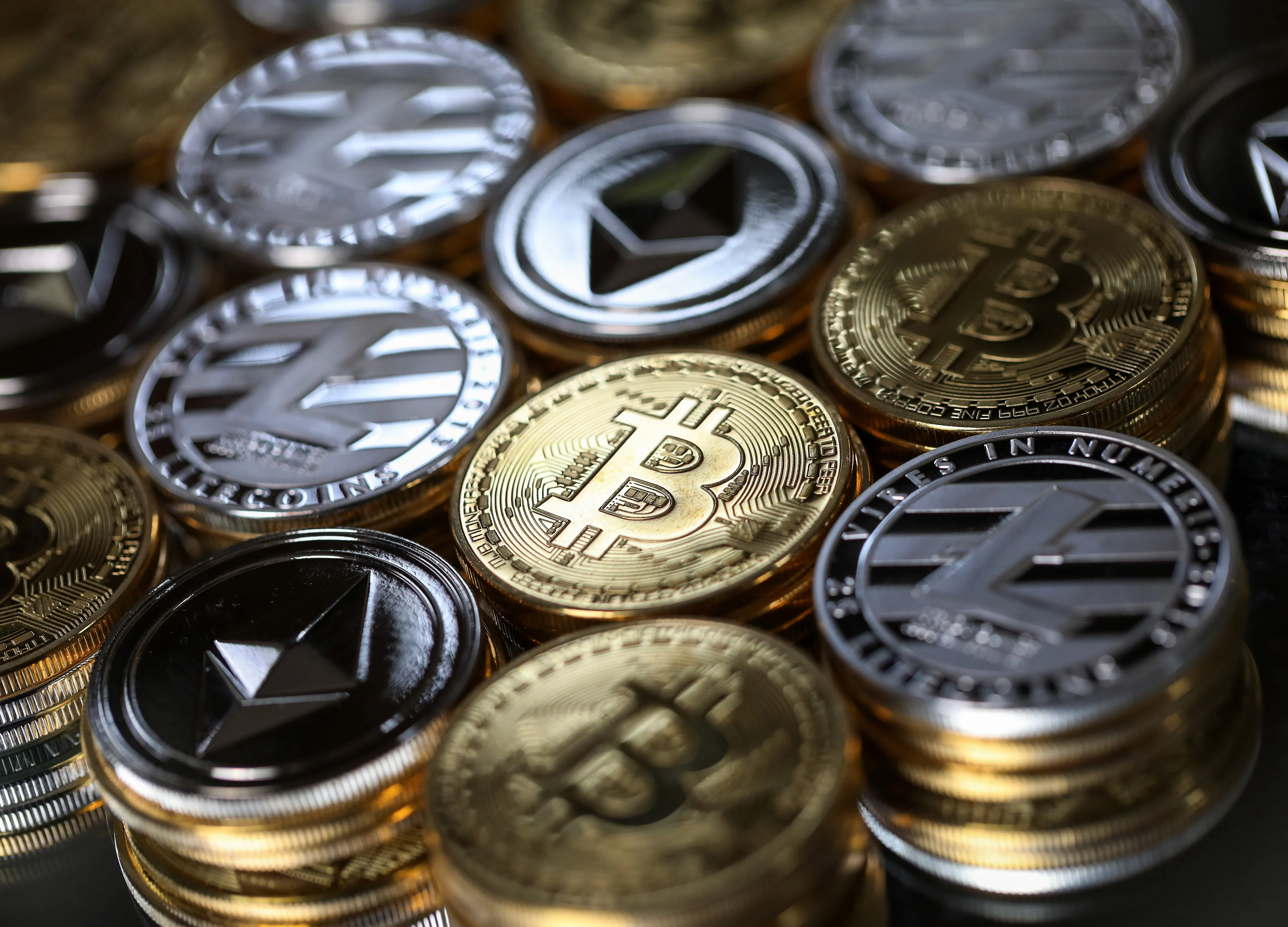 Exclusive: India Proposes 10-Year Jail For Cryptocurrency Use, May Introduce Its Own Digital Currency