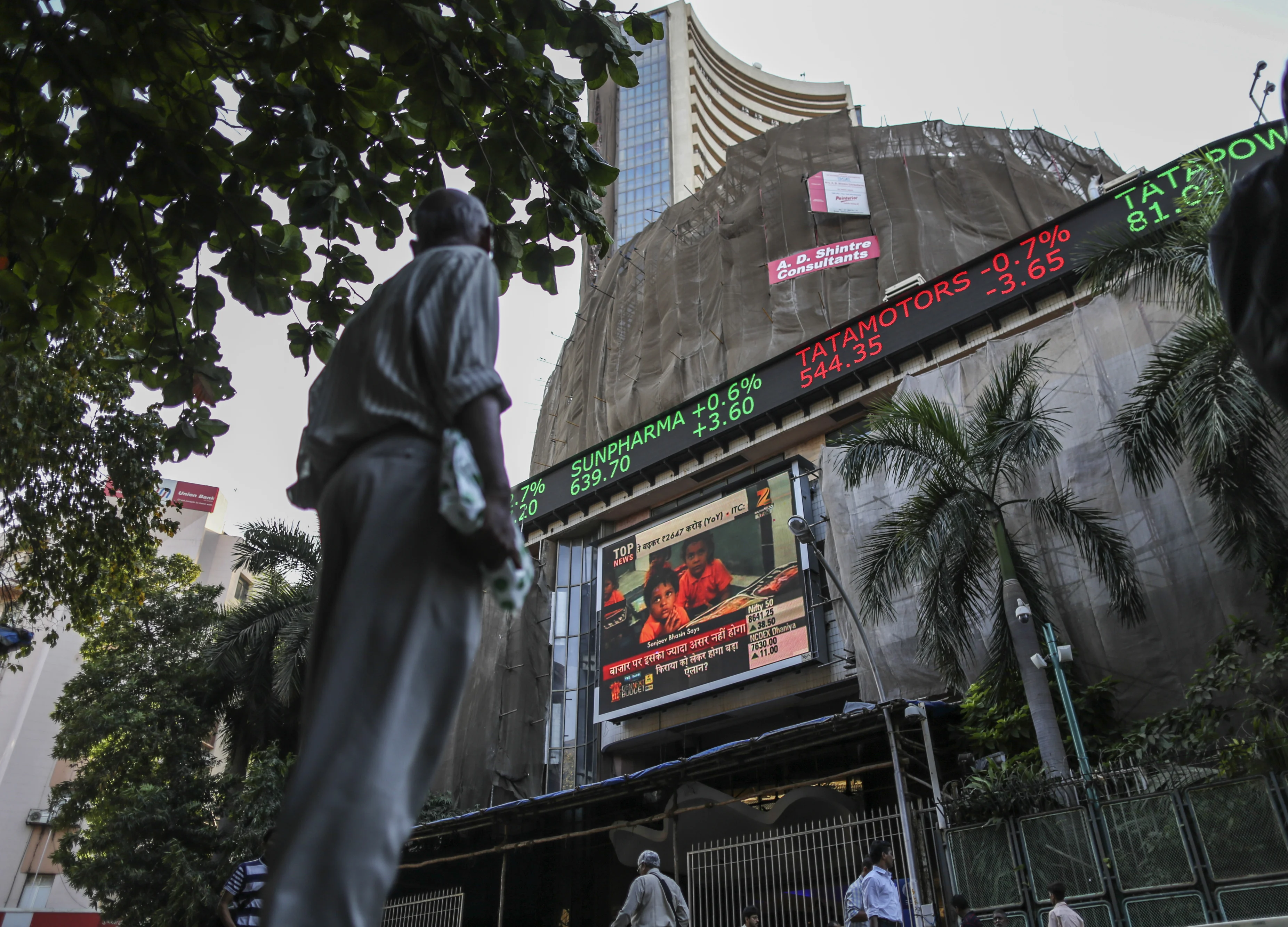 Flows to India Stock Funds Rebound as Rally Spurs Risk Appetite
