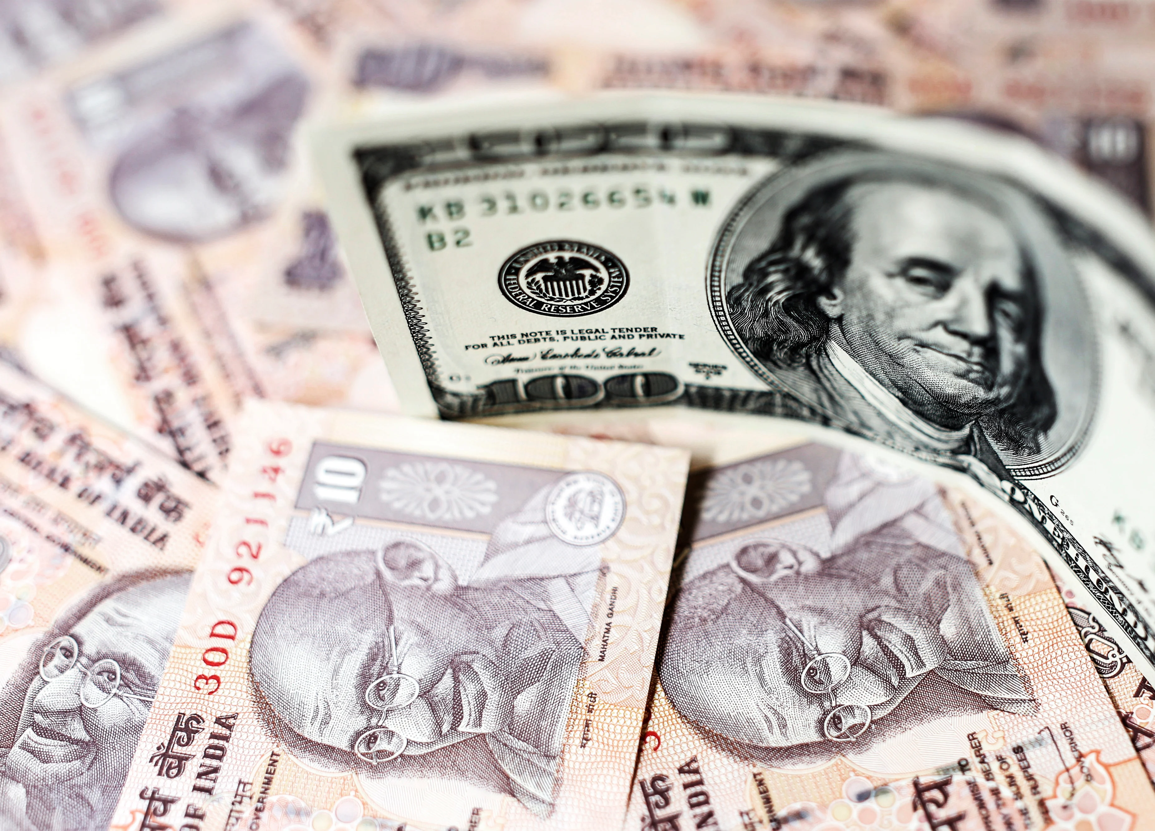 First Indian Dollar-Swap Since 2013 Lures Double Amount on Offer