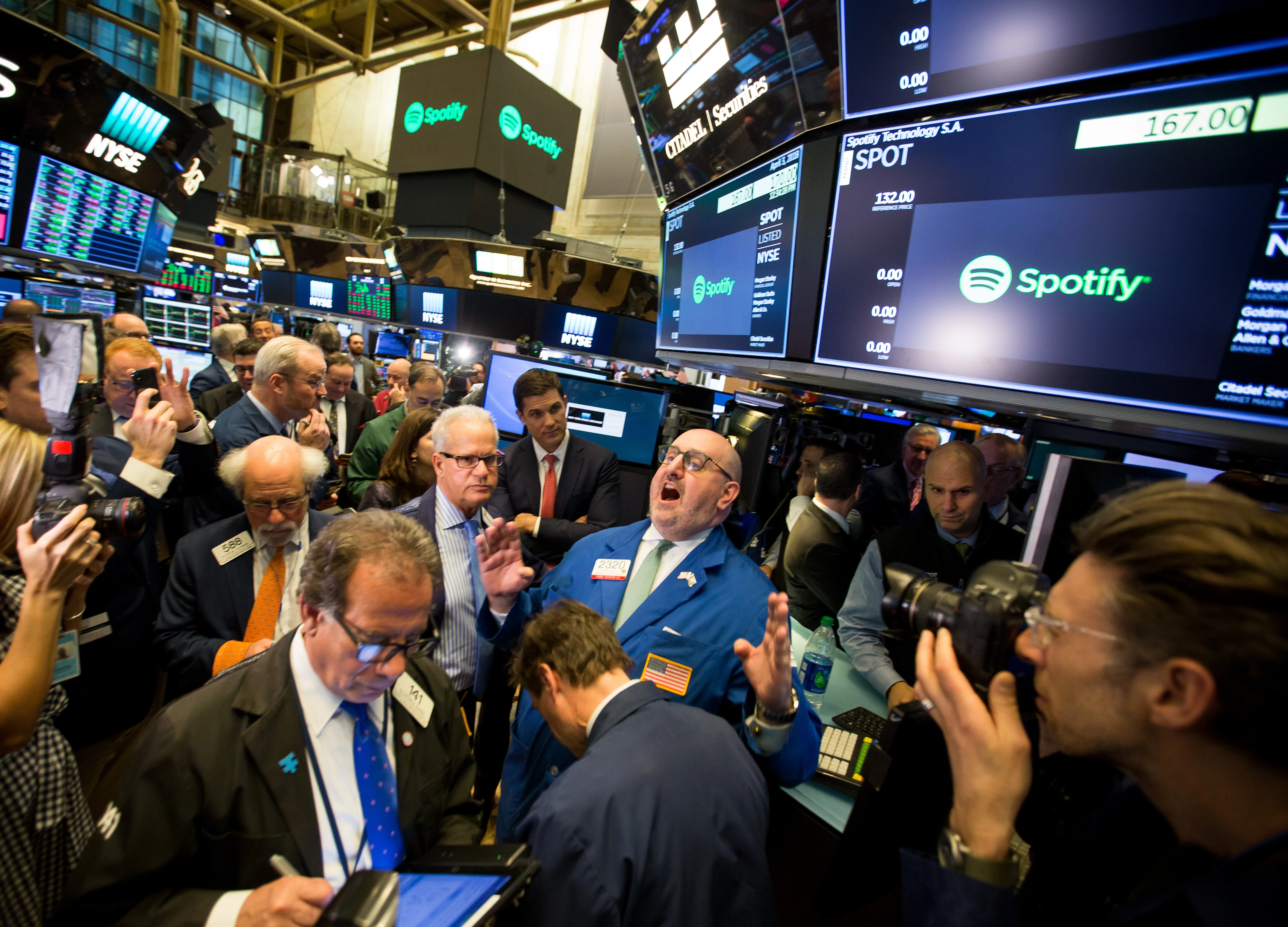 Bond Traders, Spooked by Tumult in Stocks, Doubt Fed's Rate Path