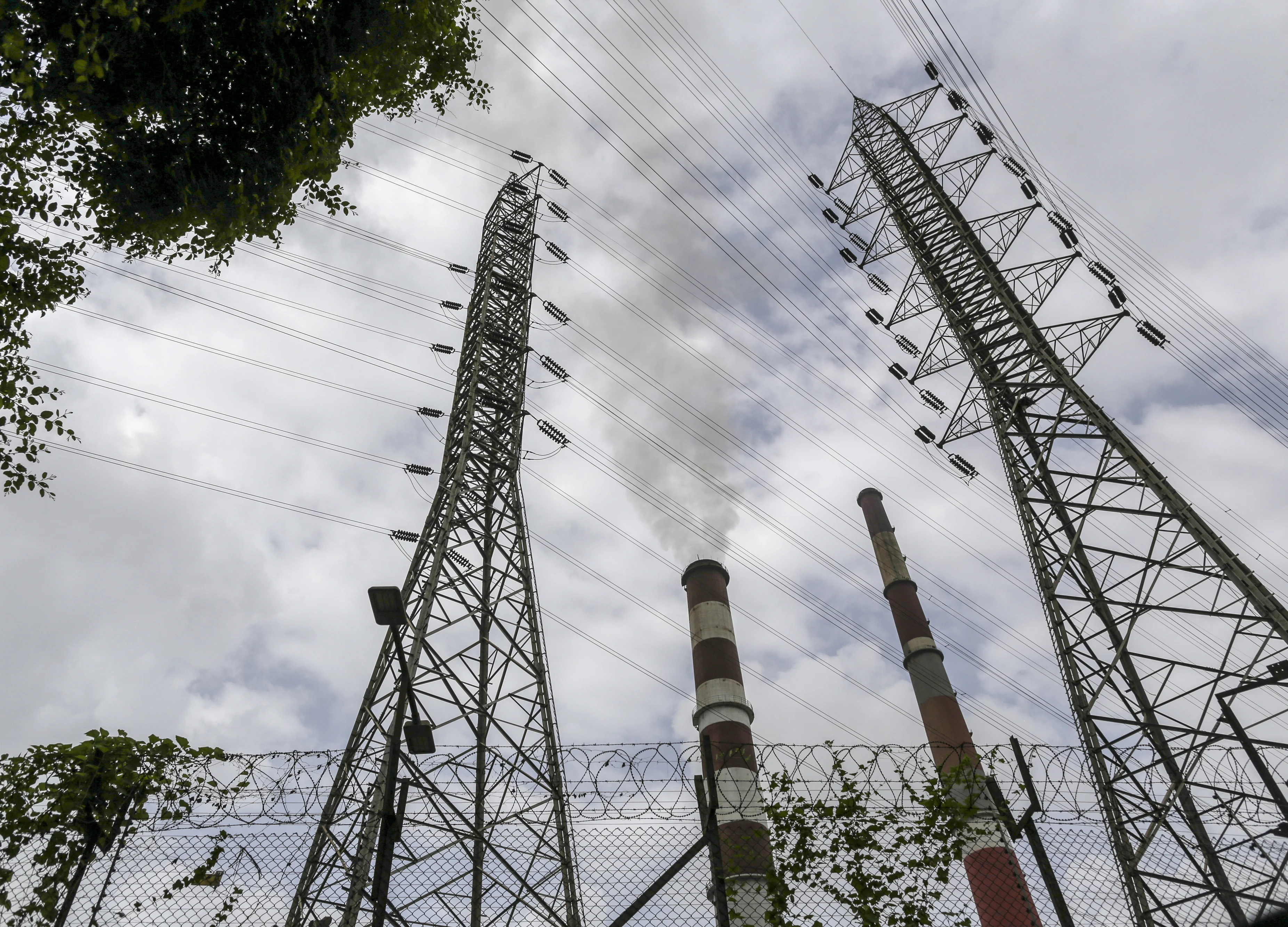 Power Ministry Flags Concerns Over Divesting Government Stake Below 51% In NTPC, PowerGrid