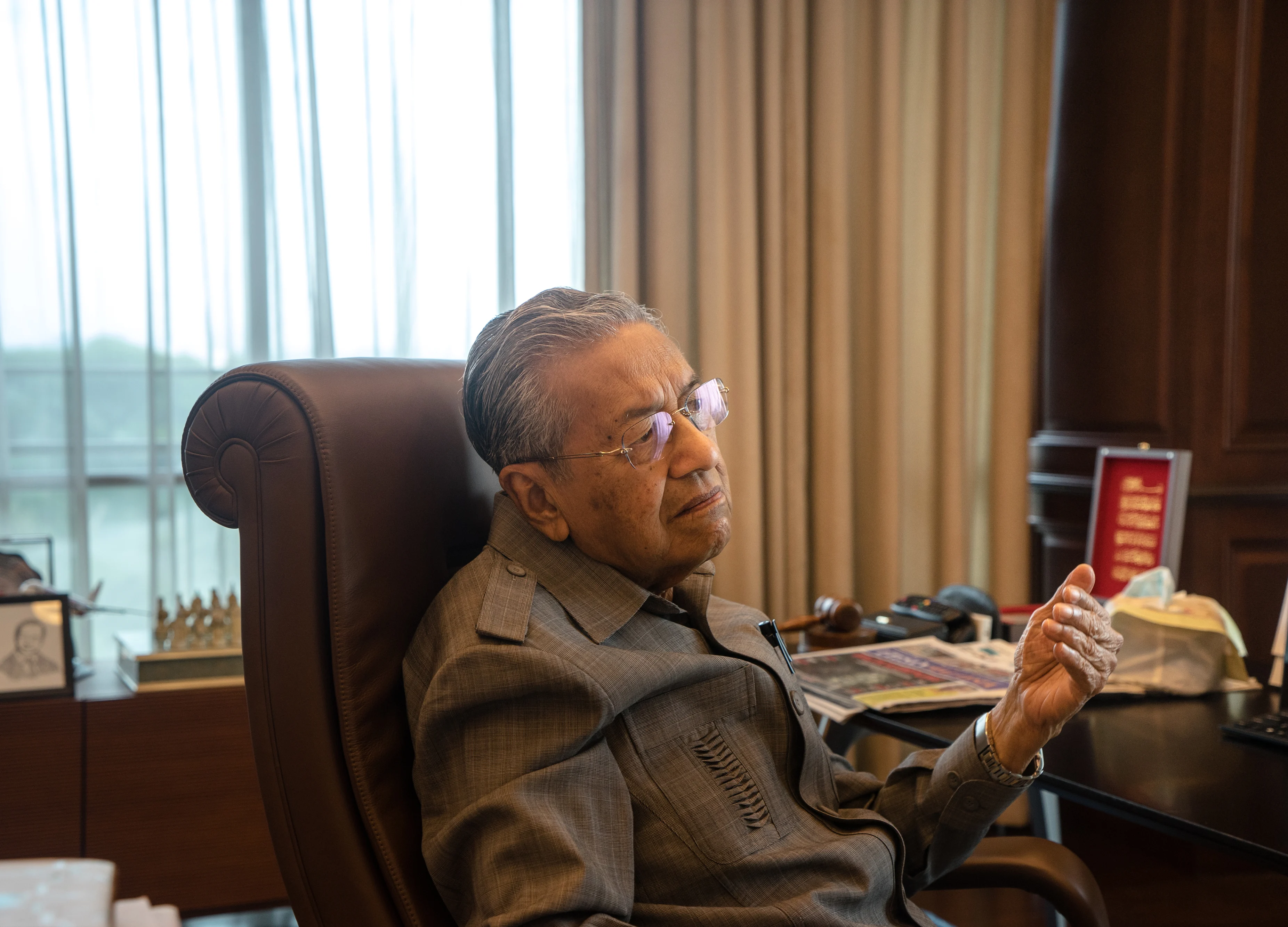Malaysia Power Struggle Boils Over With Mahathir’s Resignation