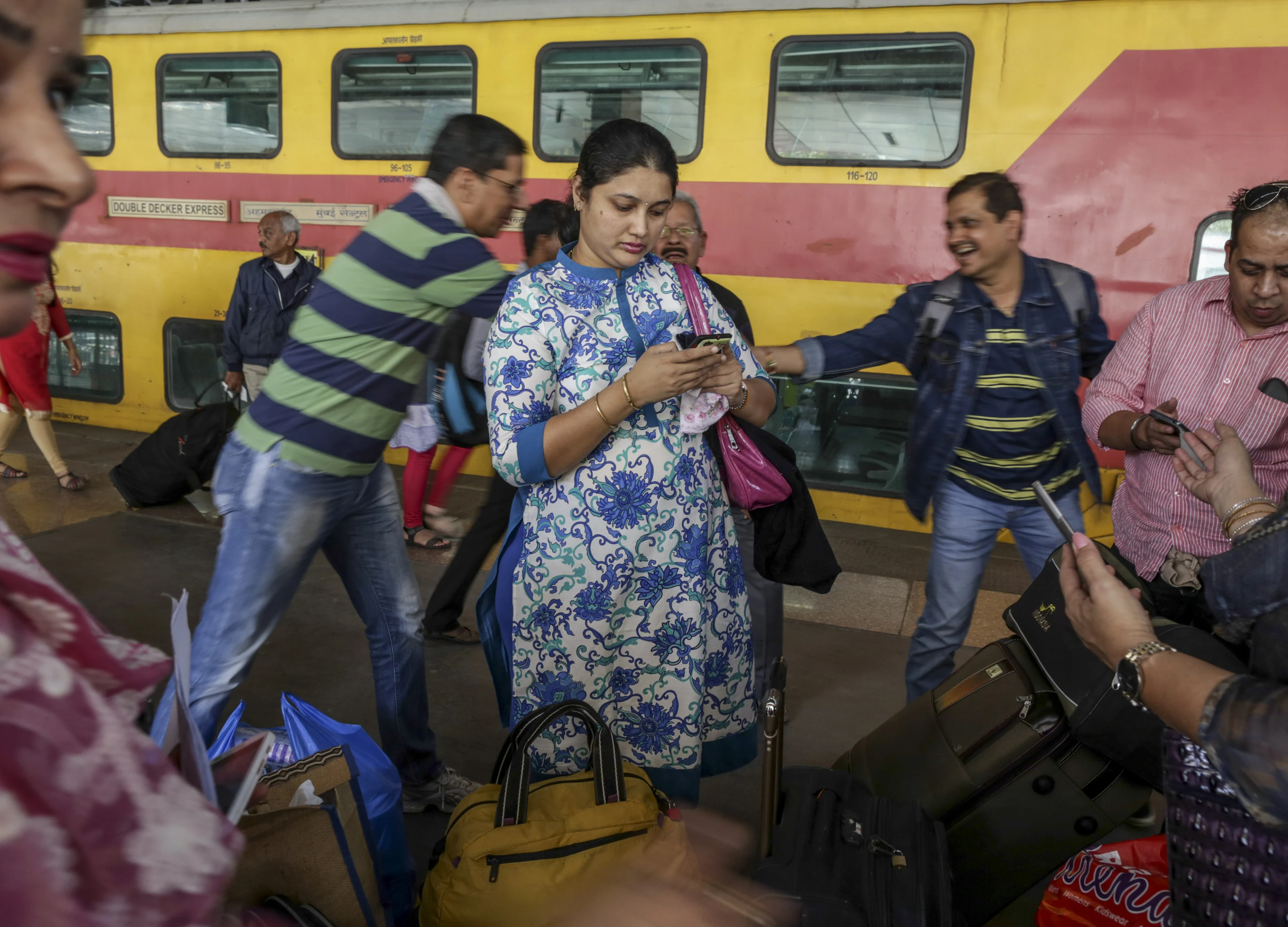 Google Tackles Facebook in India With Hyper-Local Social Network