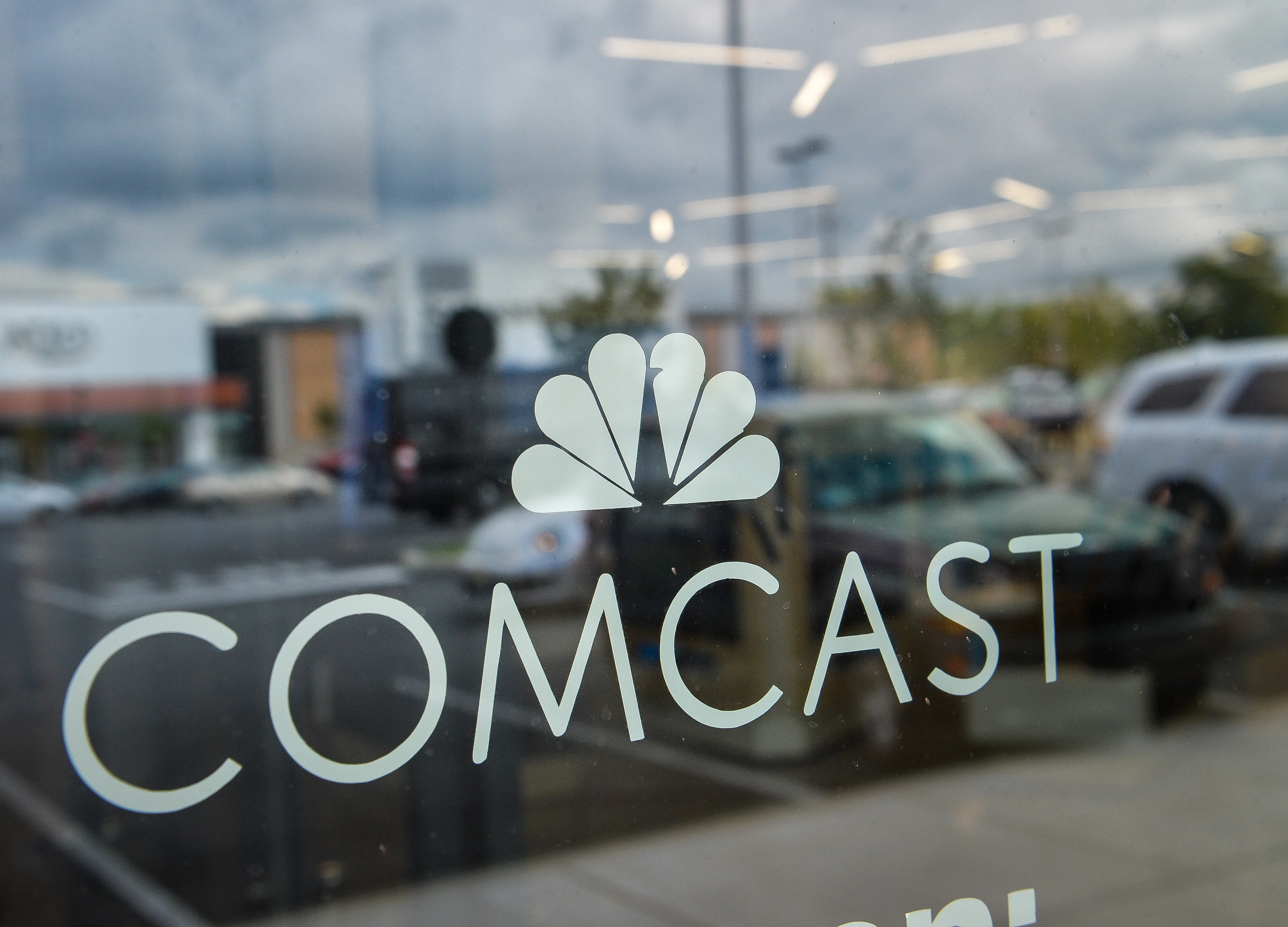 Fox Has Next Move in Sky Fight After $34 Billion Comcast Bid