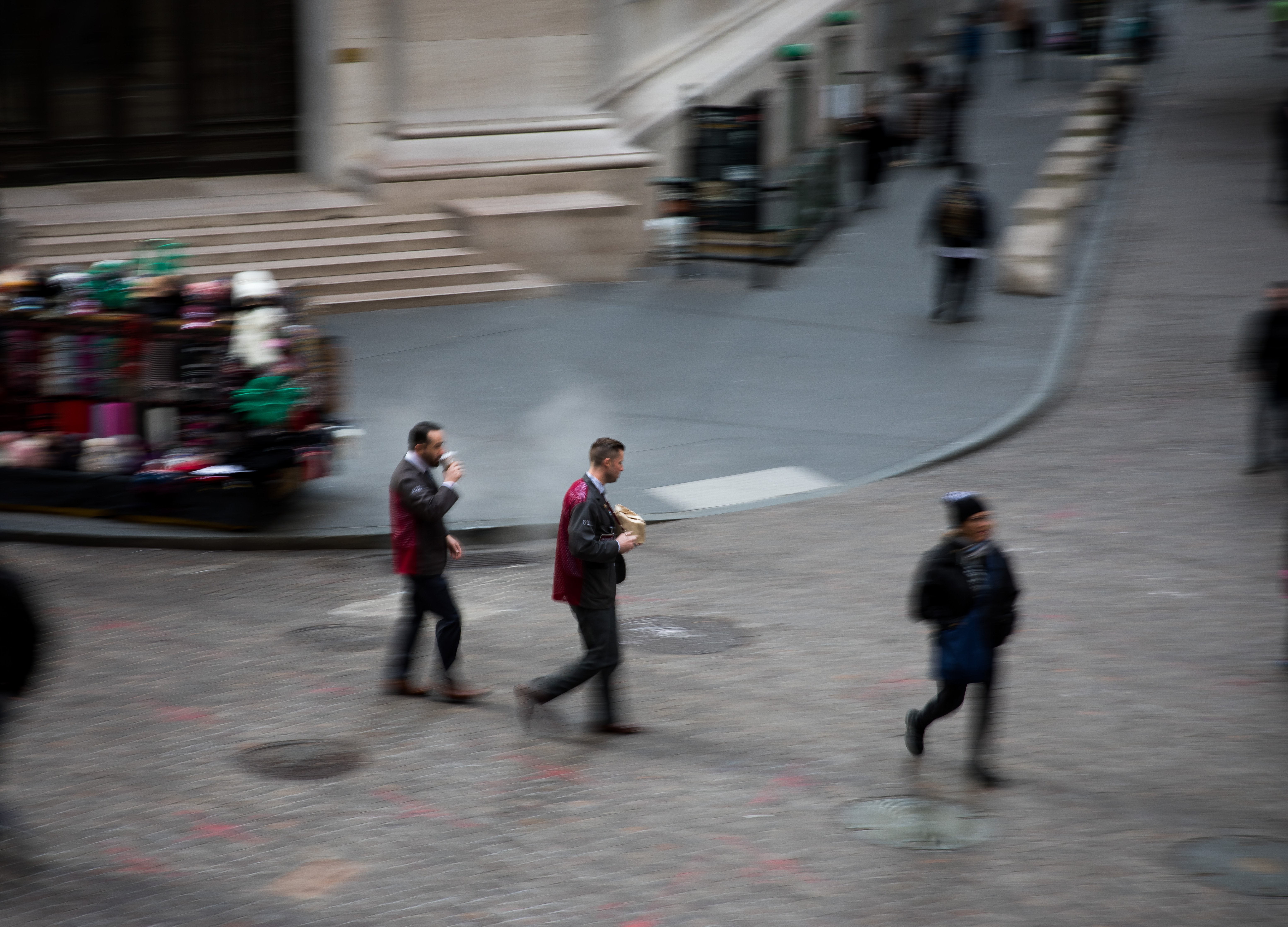 Wall Street Bonuses Set to Drop as Banks Focus on Cost Cuts