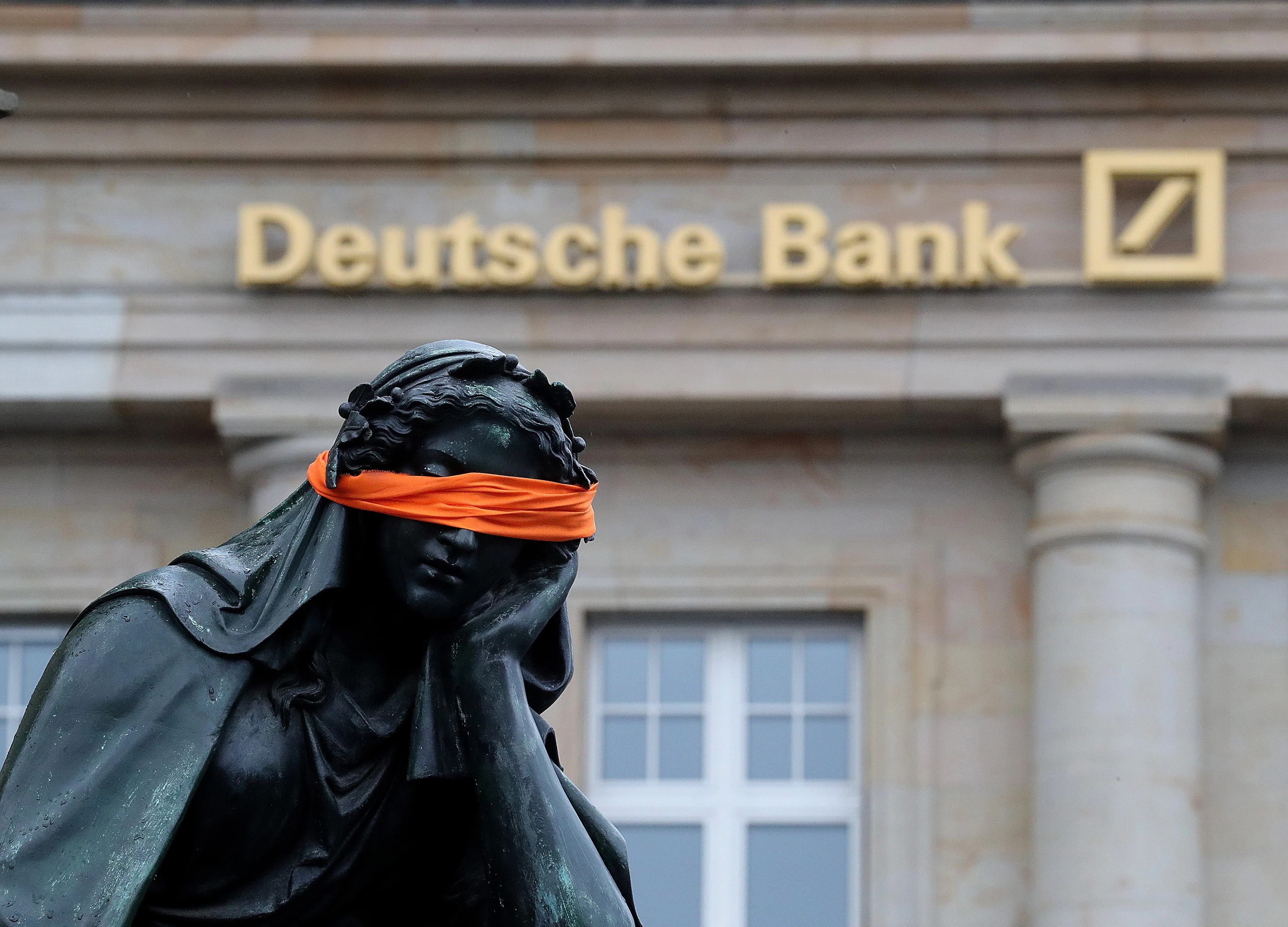 Deutsche Bank Says German Economy Is Drifting Toward Recession