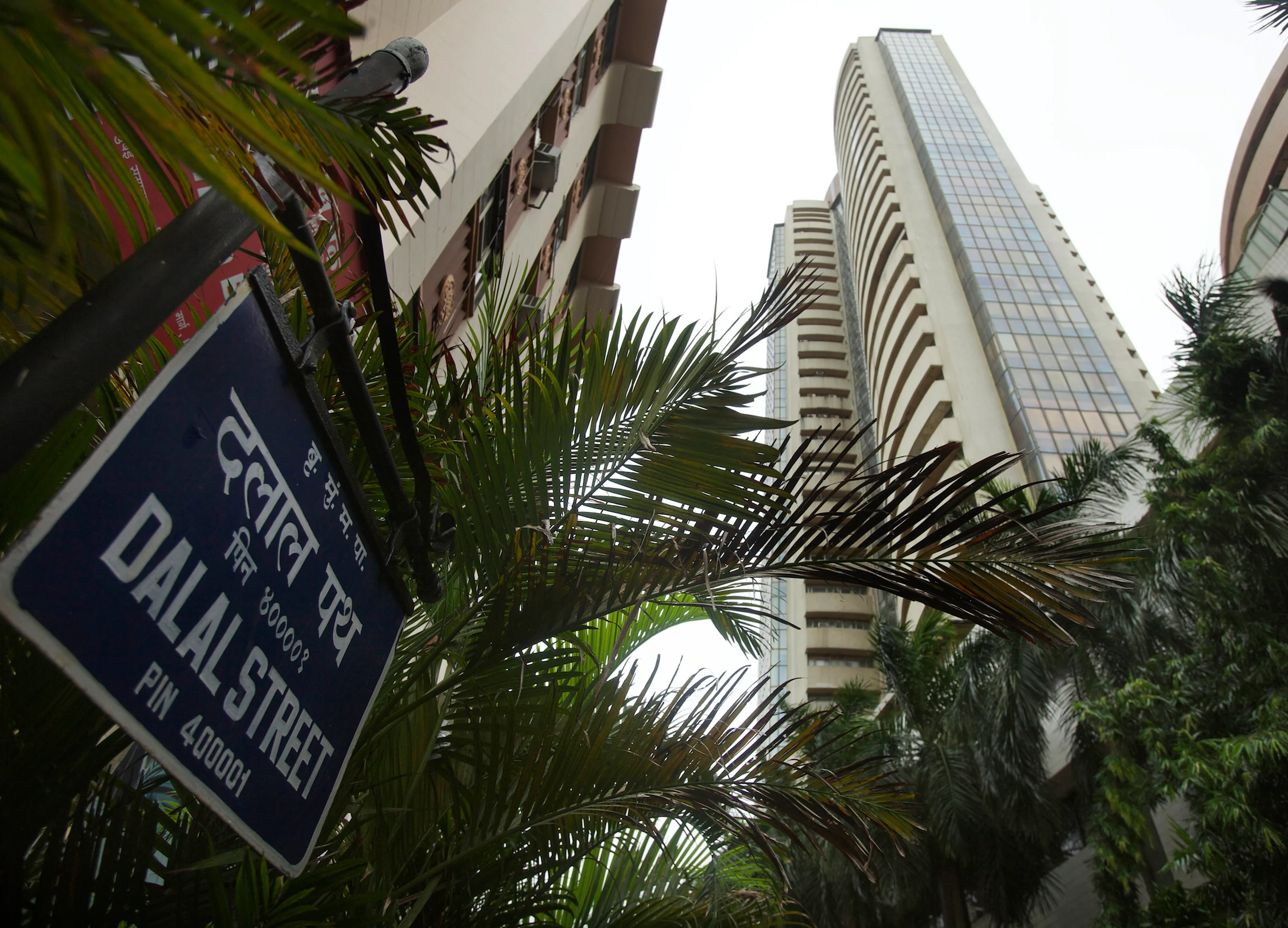 Stocks In News Today: Bharti Infratel, ICICI Bank, Indiabulls Housing Finance, RIL, Zee Stocks