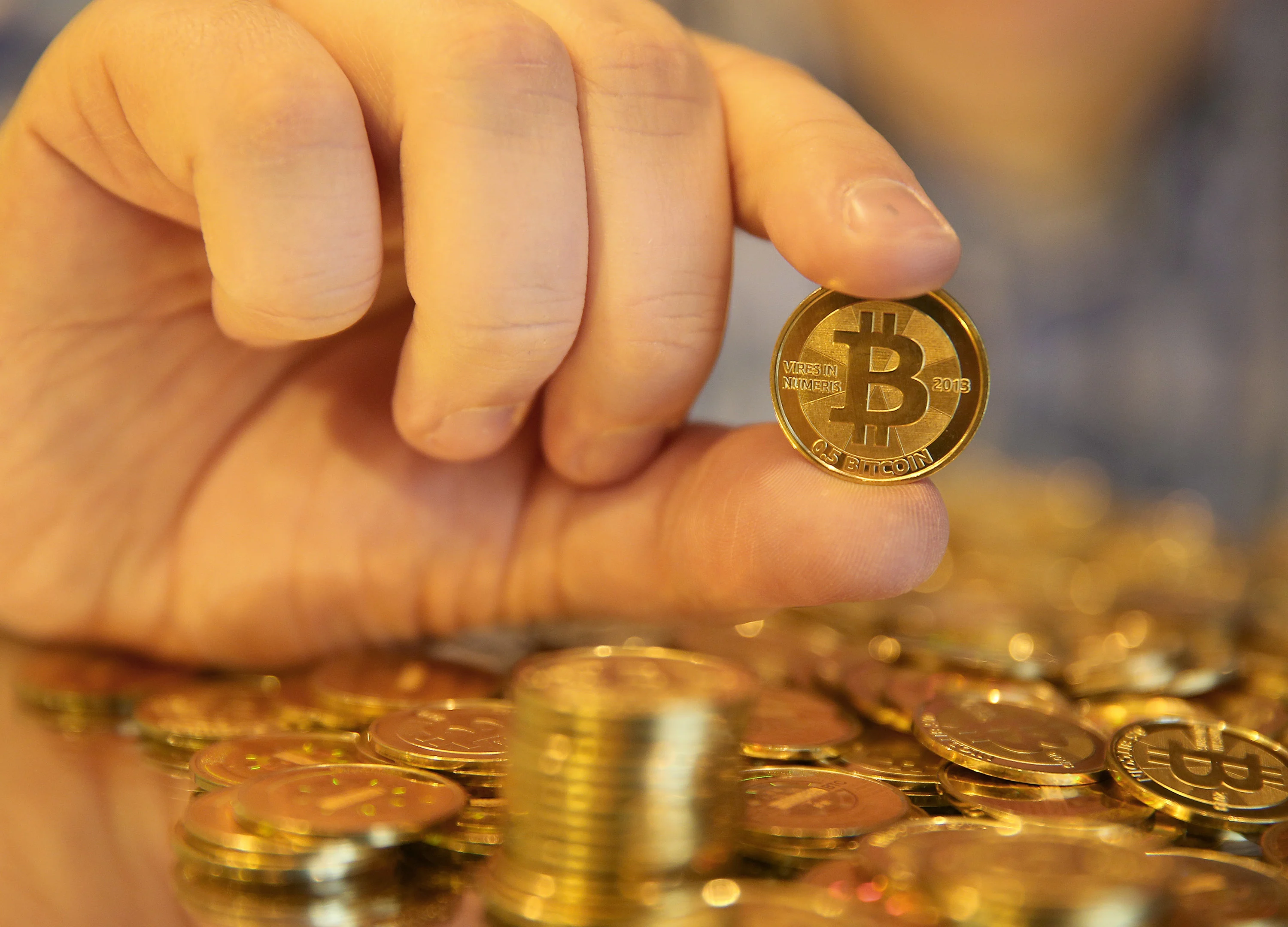Bitcoin Bulls Take to Twitter for Reassurance After Crypto Crash