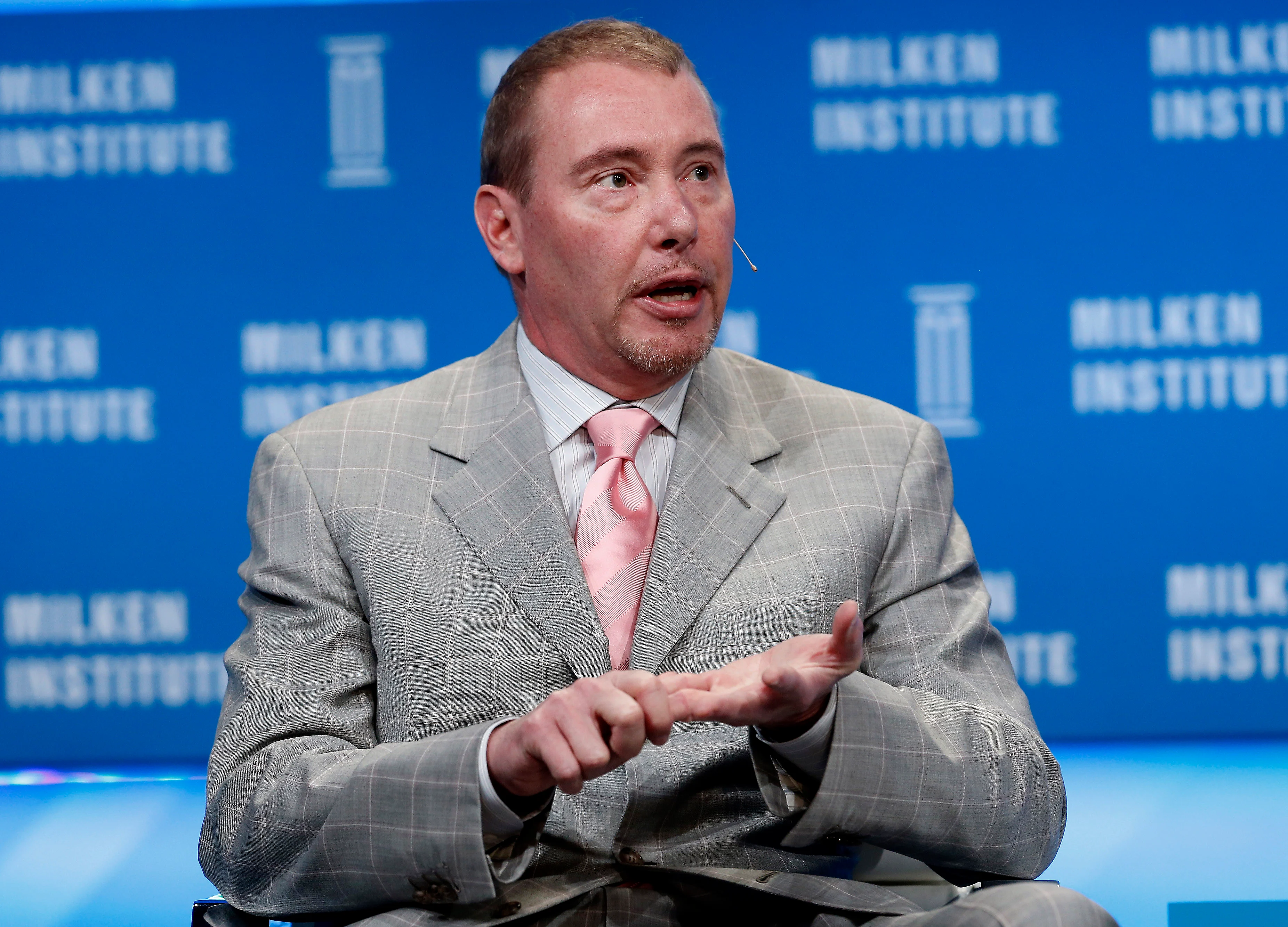 Gundlach Says Weakness Appearing in U.S. Economic Indicators