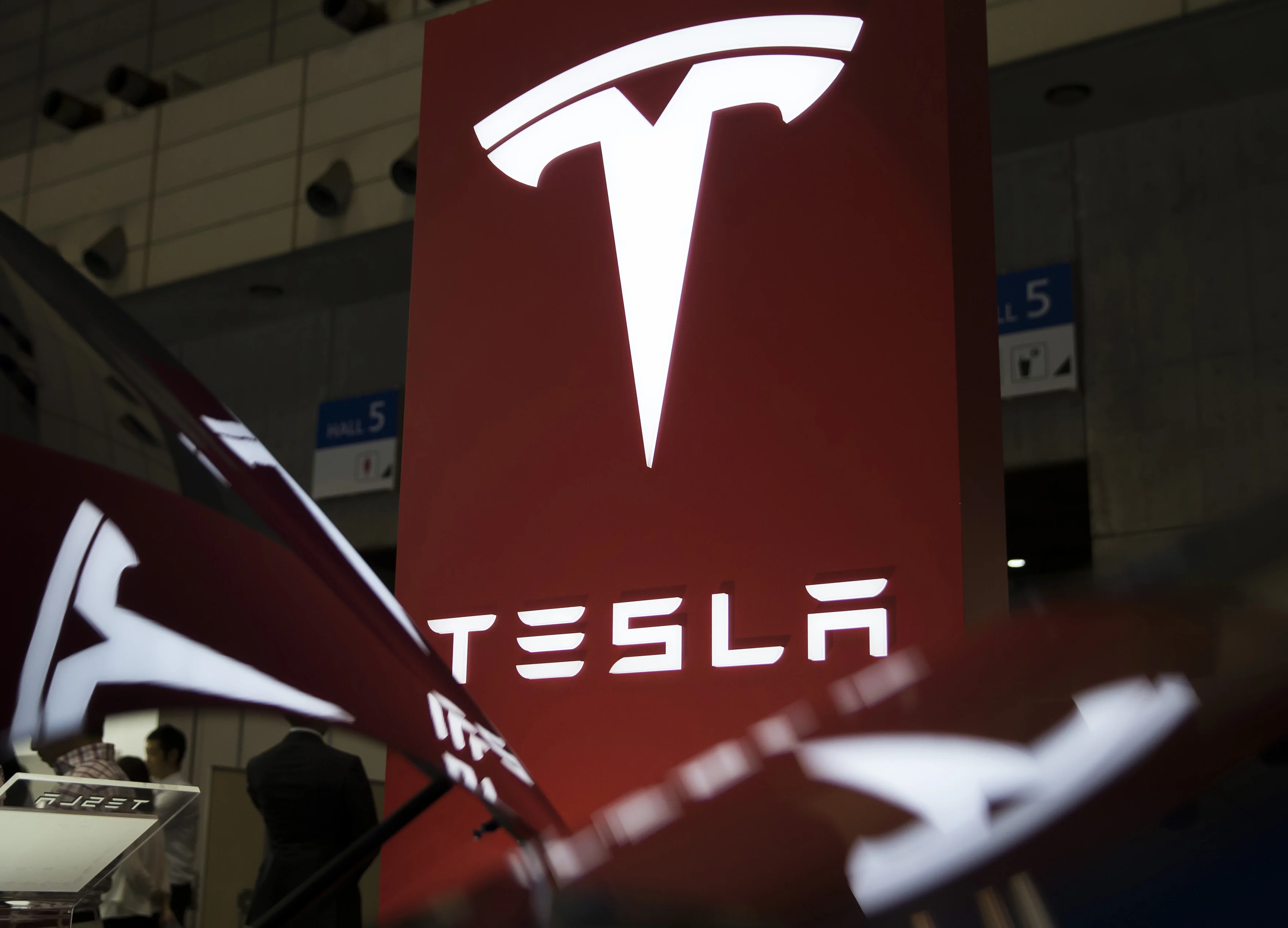 For Elon Musk, Success is Proving Elusive in Japan’s Car Market