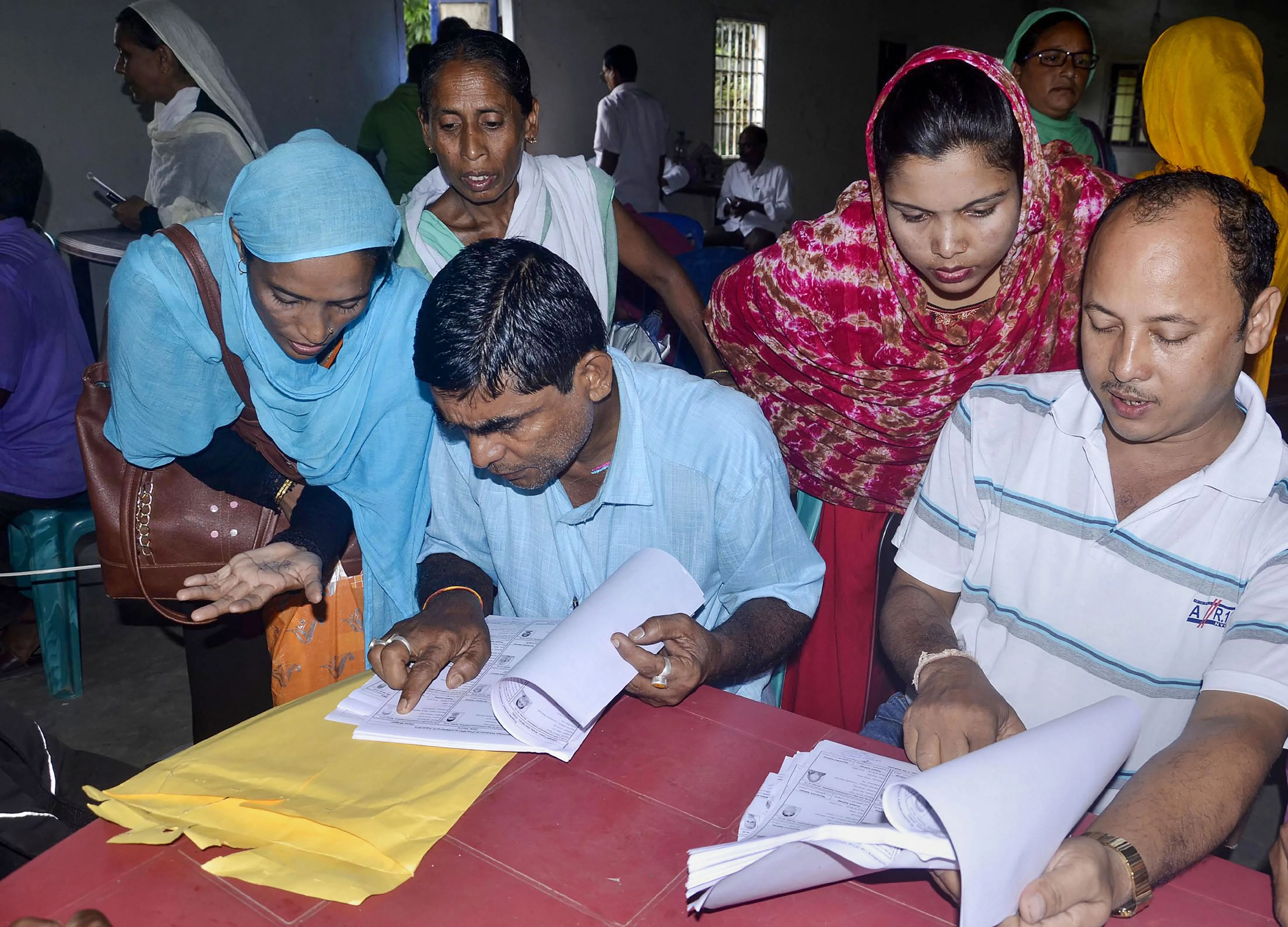 A Few Hundred NRC-Excluded People Pushed Back From Mizoram