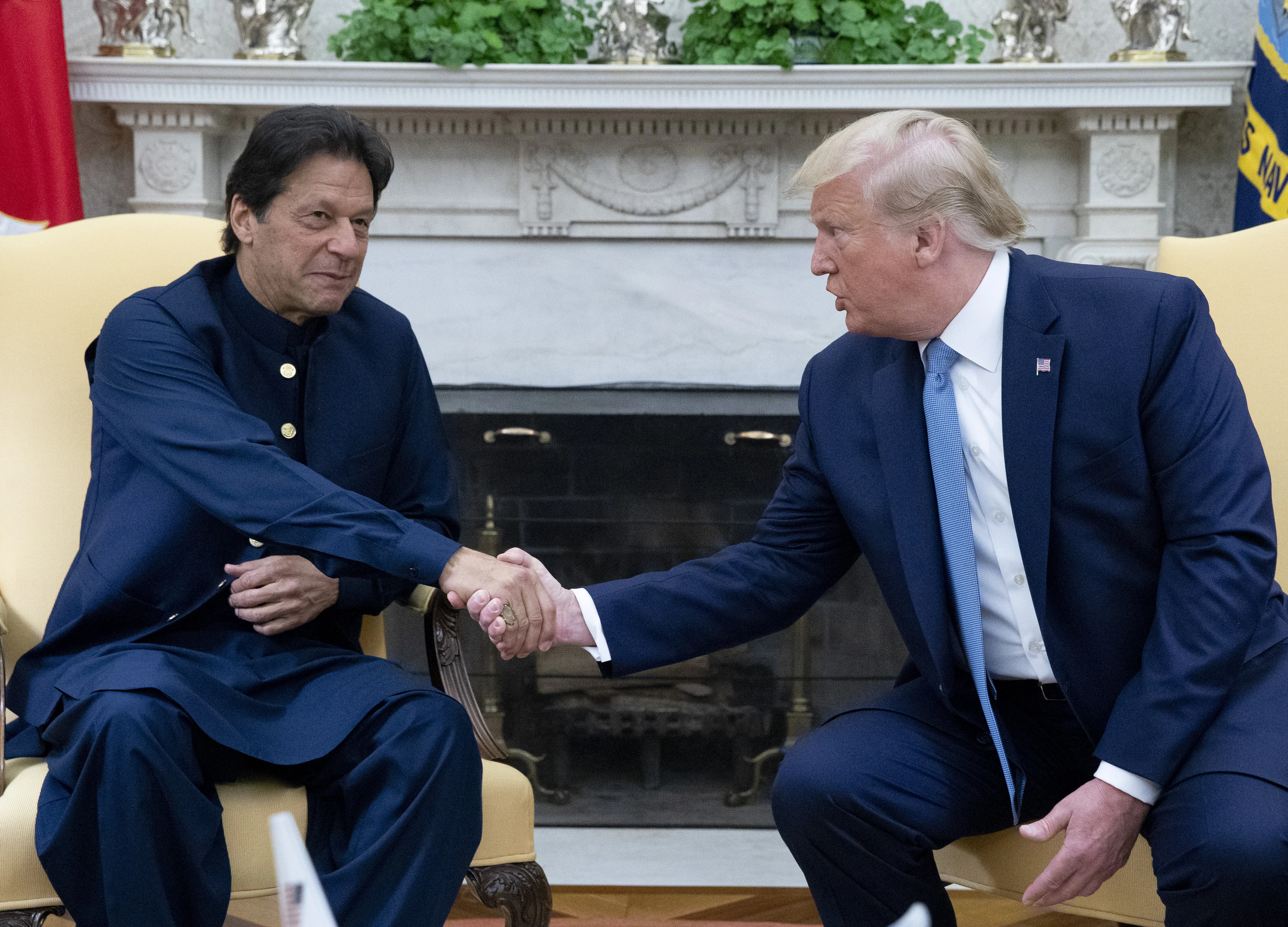 Pakistan Urges U.S. to Do More to Help End the Kashmir Standoff