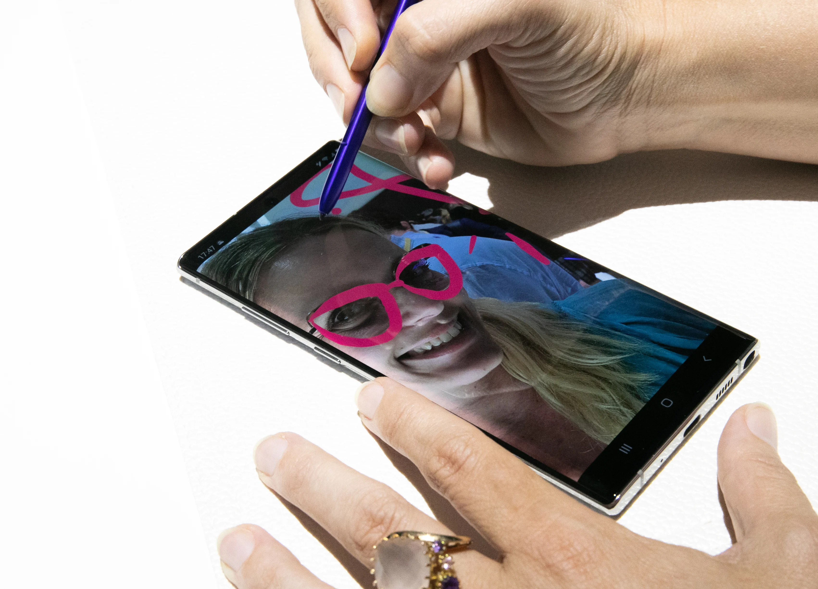 Samsung’s Latest iPhone Challenger Doubles Down on Old Formula