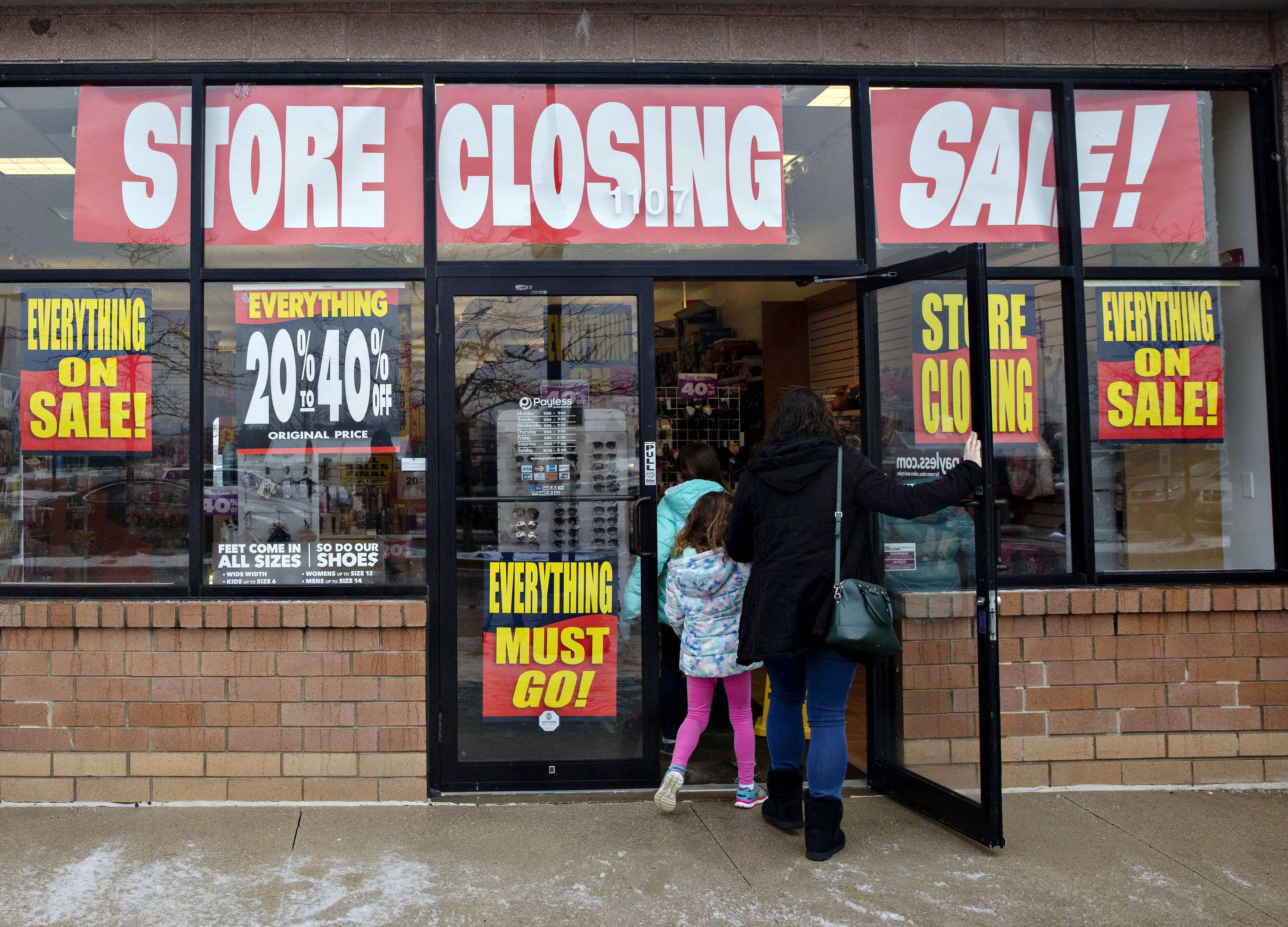 More Americans Say the Economy Is Declining, and They’re Blaming Trump
