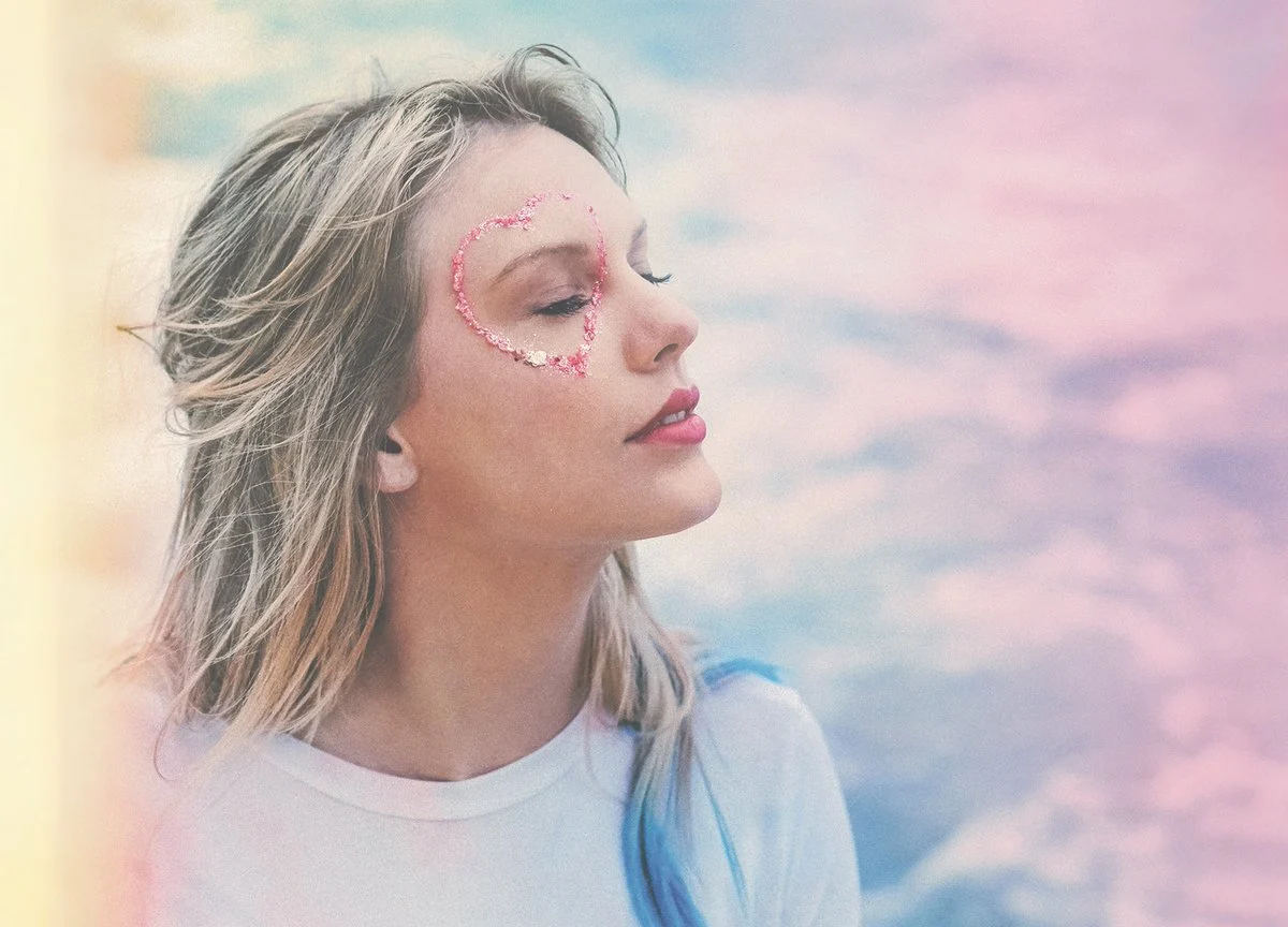 Taylor Swift Album Hits 1 Million in China Sales, Beating U.S.