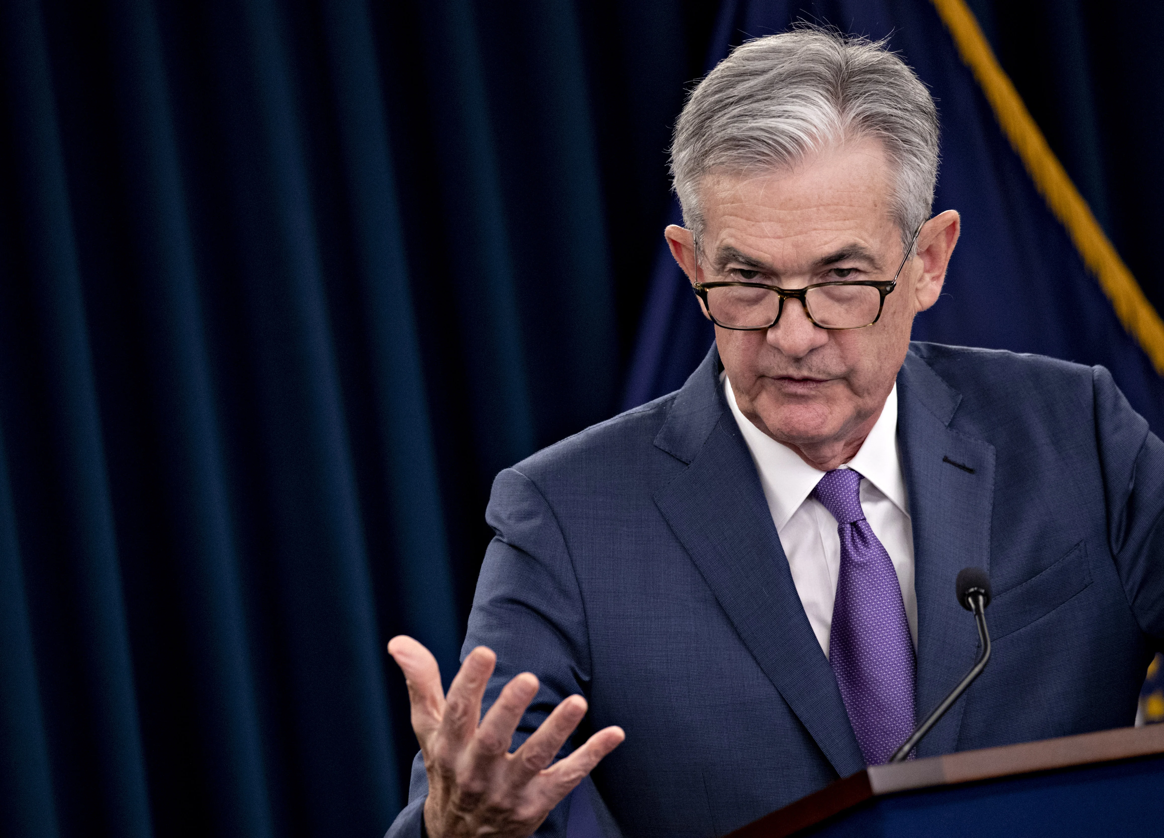 Powell Tested by Bet That Economy Only Needs Modest Easing