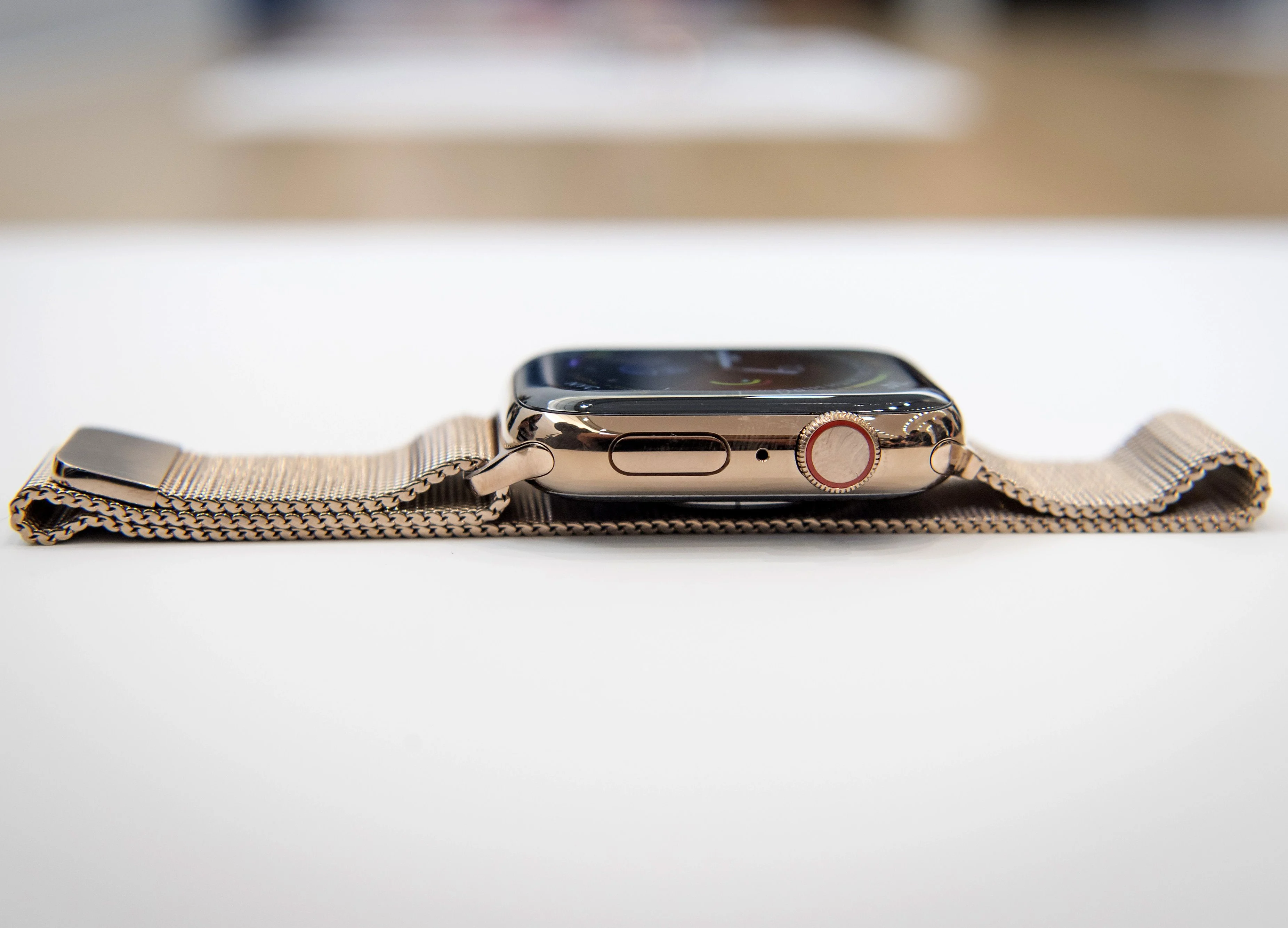 Apple Warns of Cracked Watch Screens and Offers Free Fixes