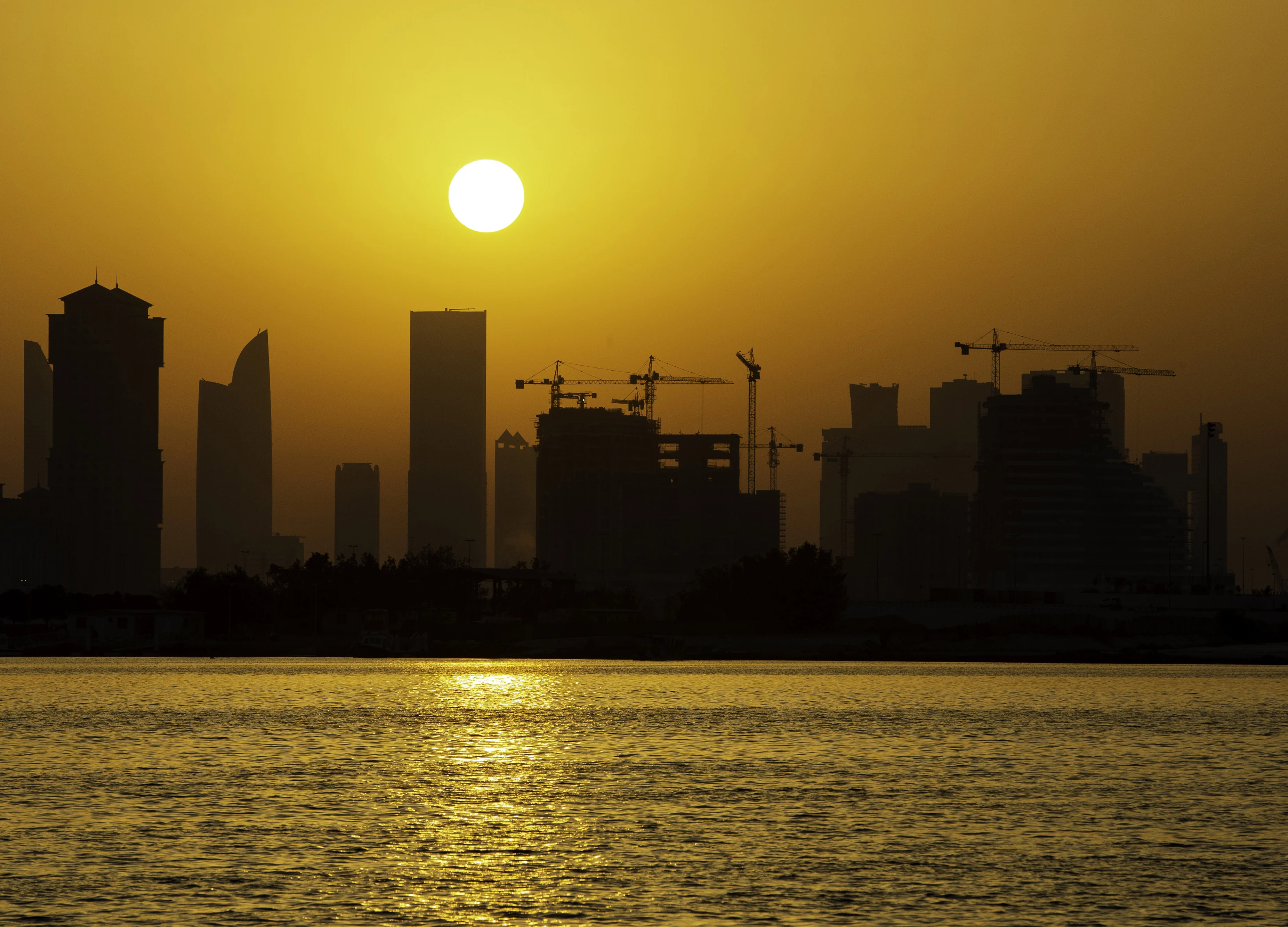 Dubai Forms Committee to Combat Property Glut After Prices Plunge