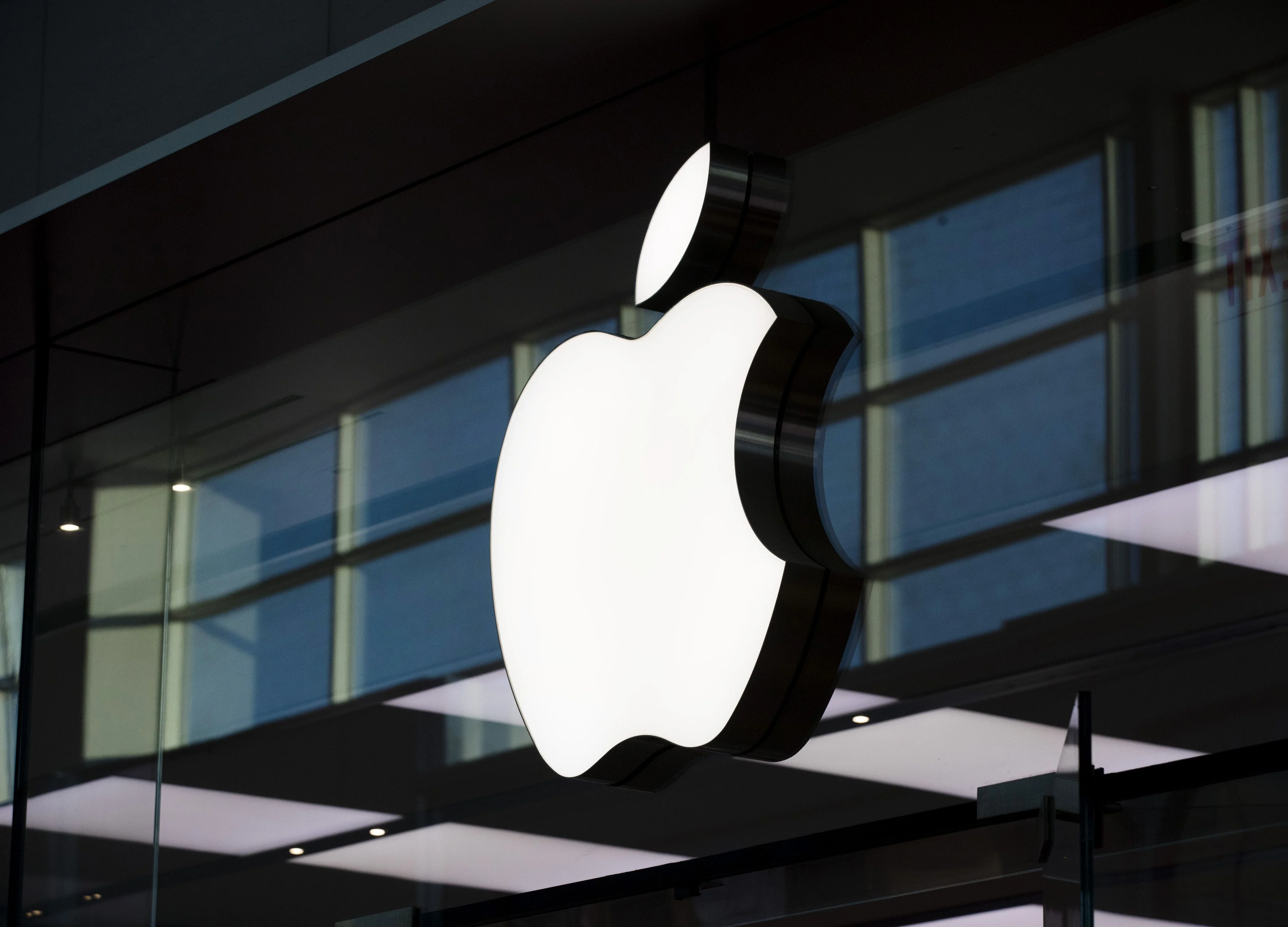 Apple Criticized for Sending Some Browsing Data to Tencent
