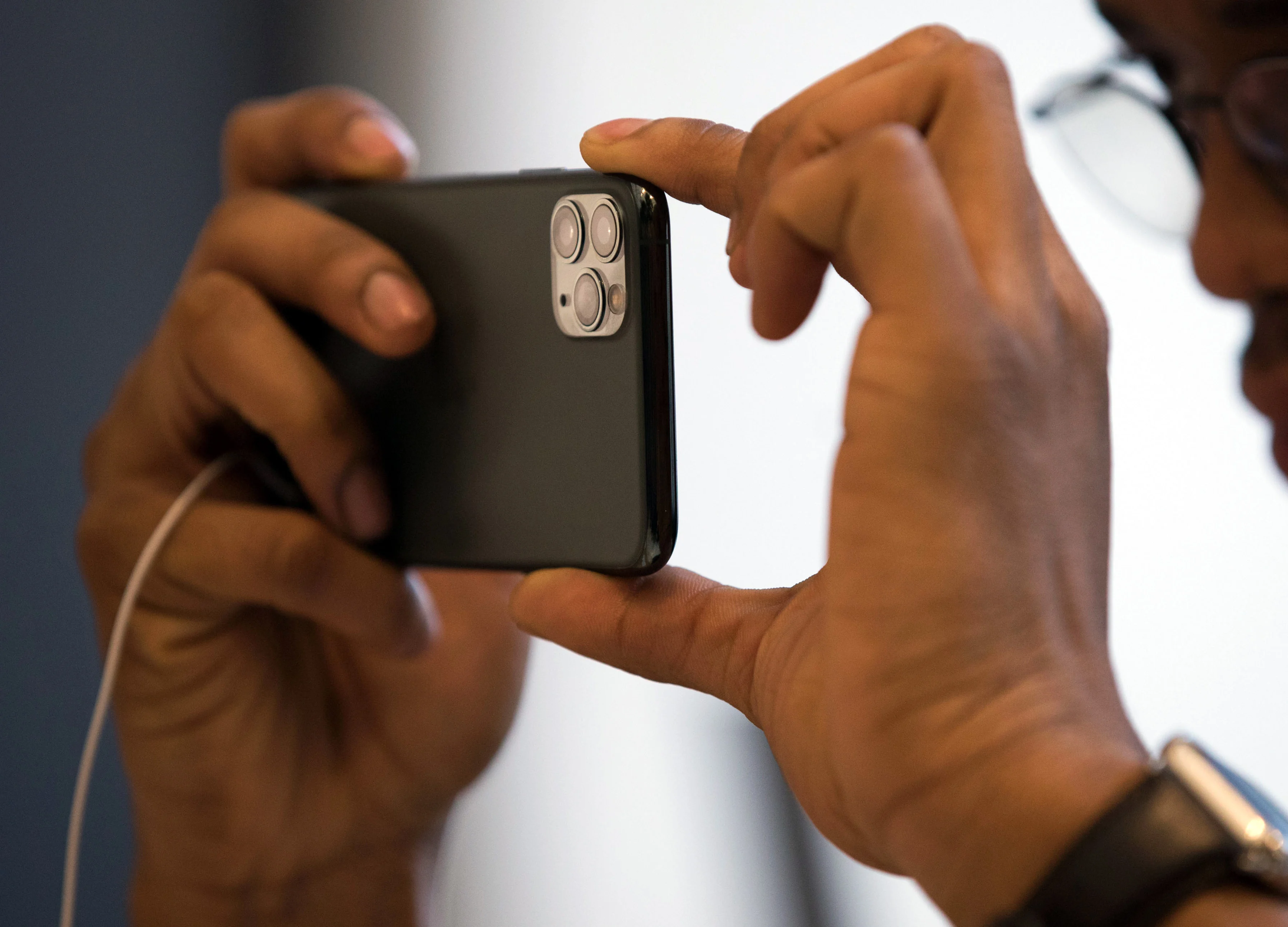 Hedge Fund Buys iPhone Suppliers Betting Apple Will Raise Orders