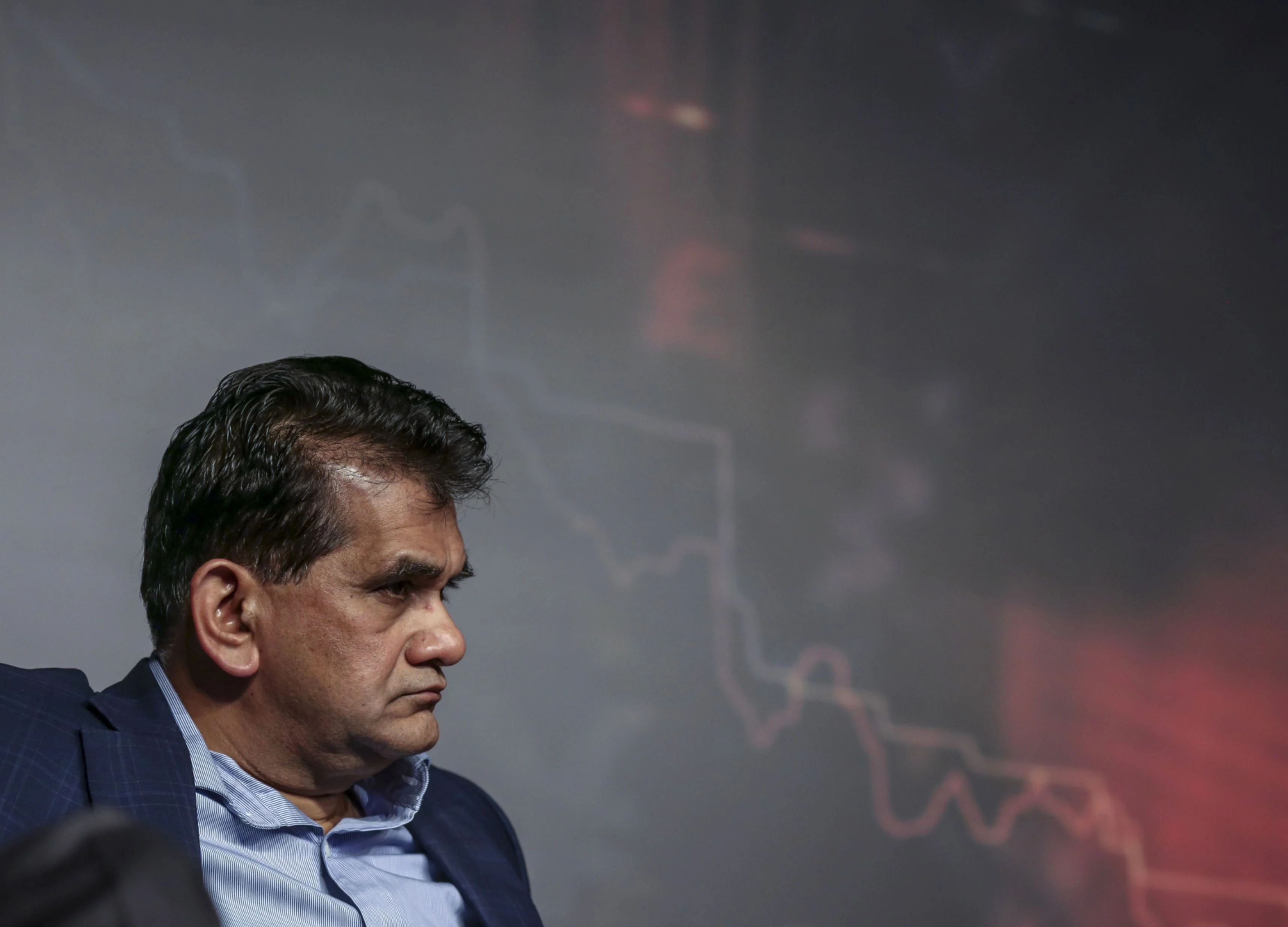 NITI Aayog’s Amitabh Kant Tells TRAI To Set Floor Price For Calls, Data To Save Telecom