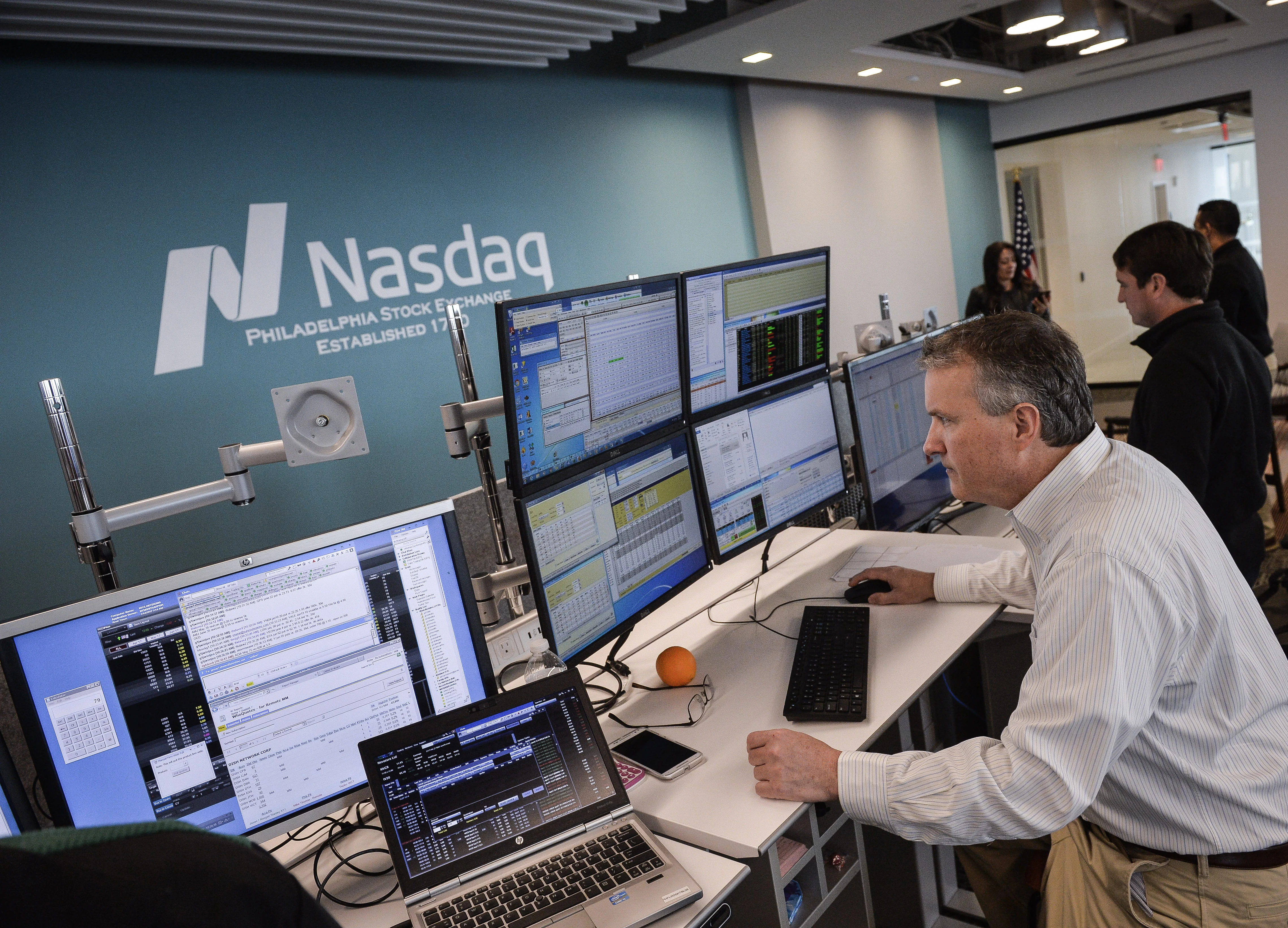U.S. Plans to Keep Markets Open, Considering Shorter Hours