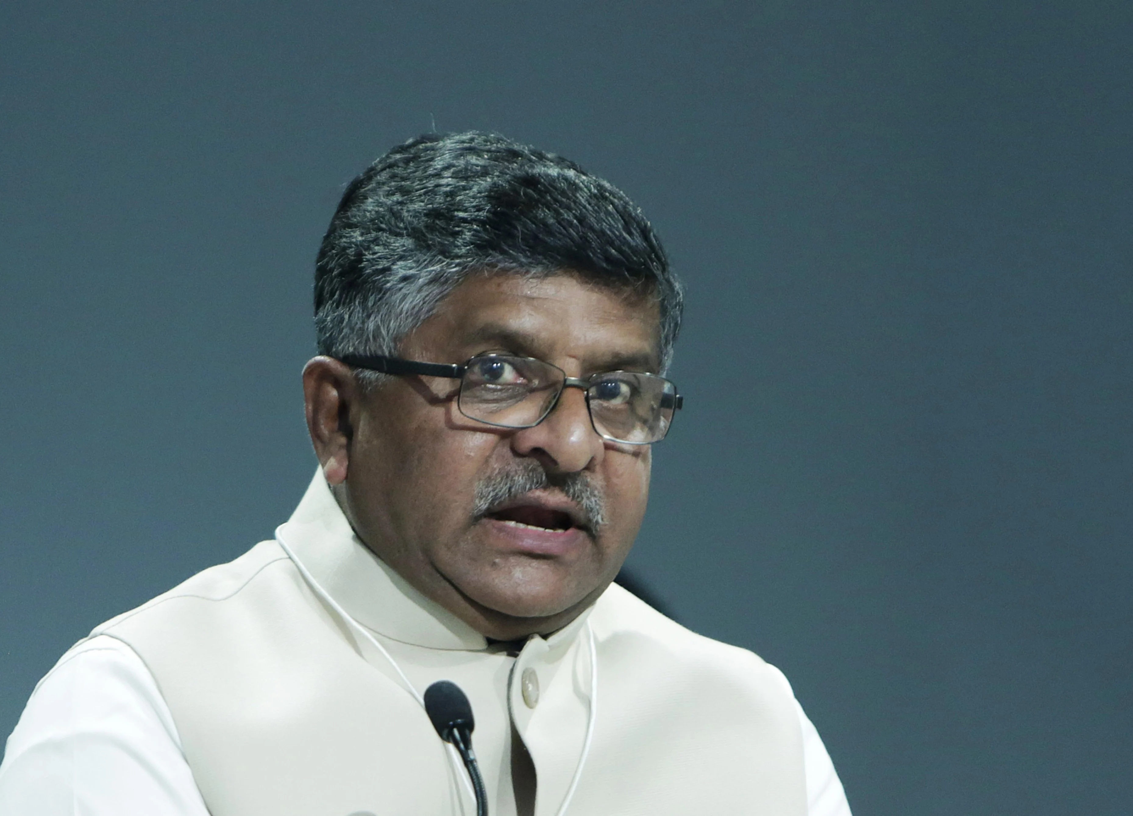 Spectrum Auctions To Be Held This Fiscal, Reforms In Spectrum Pricing Likely, Says Ravi Shankar Prasad