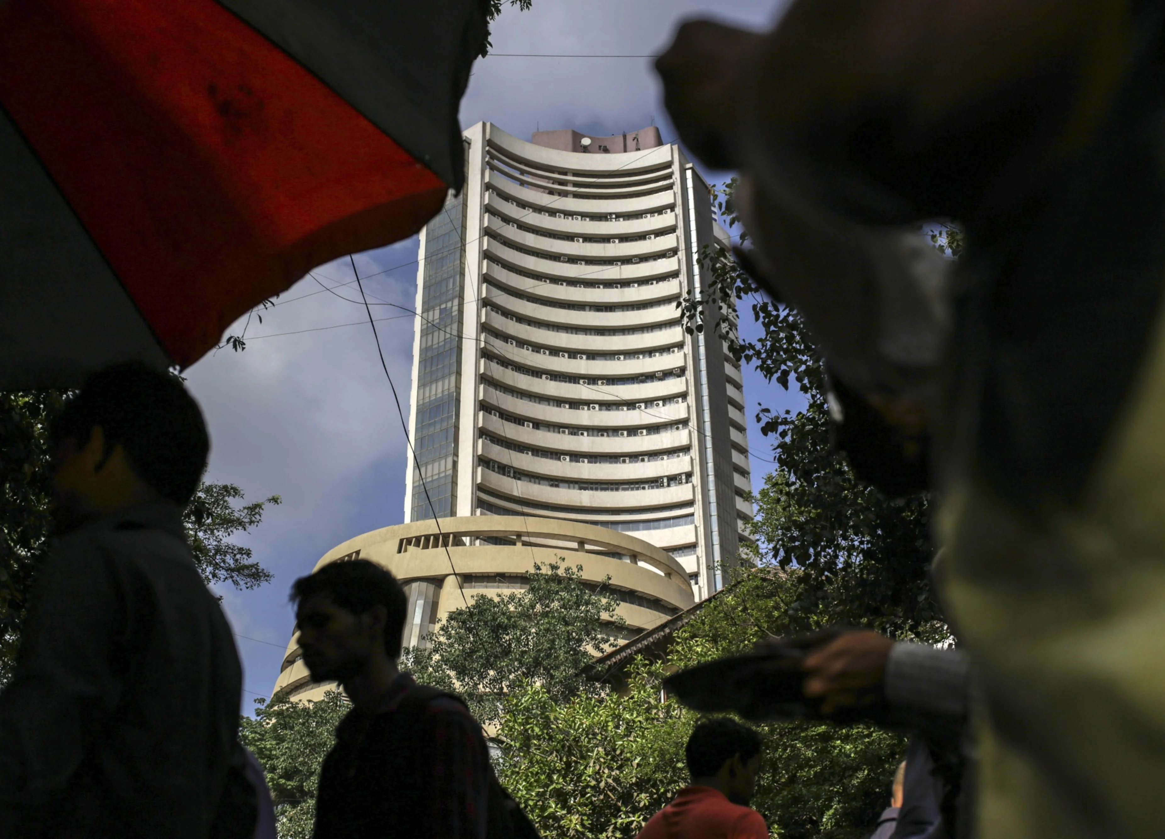 Bond Trade at 43.04% Yield Shows Investors Are On Edge in India